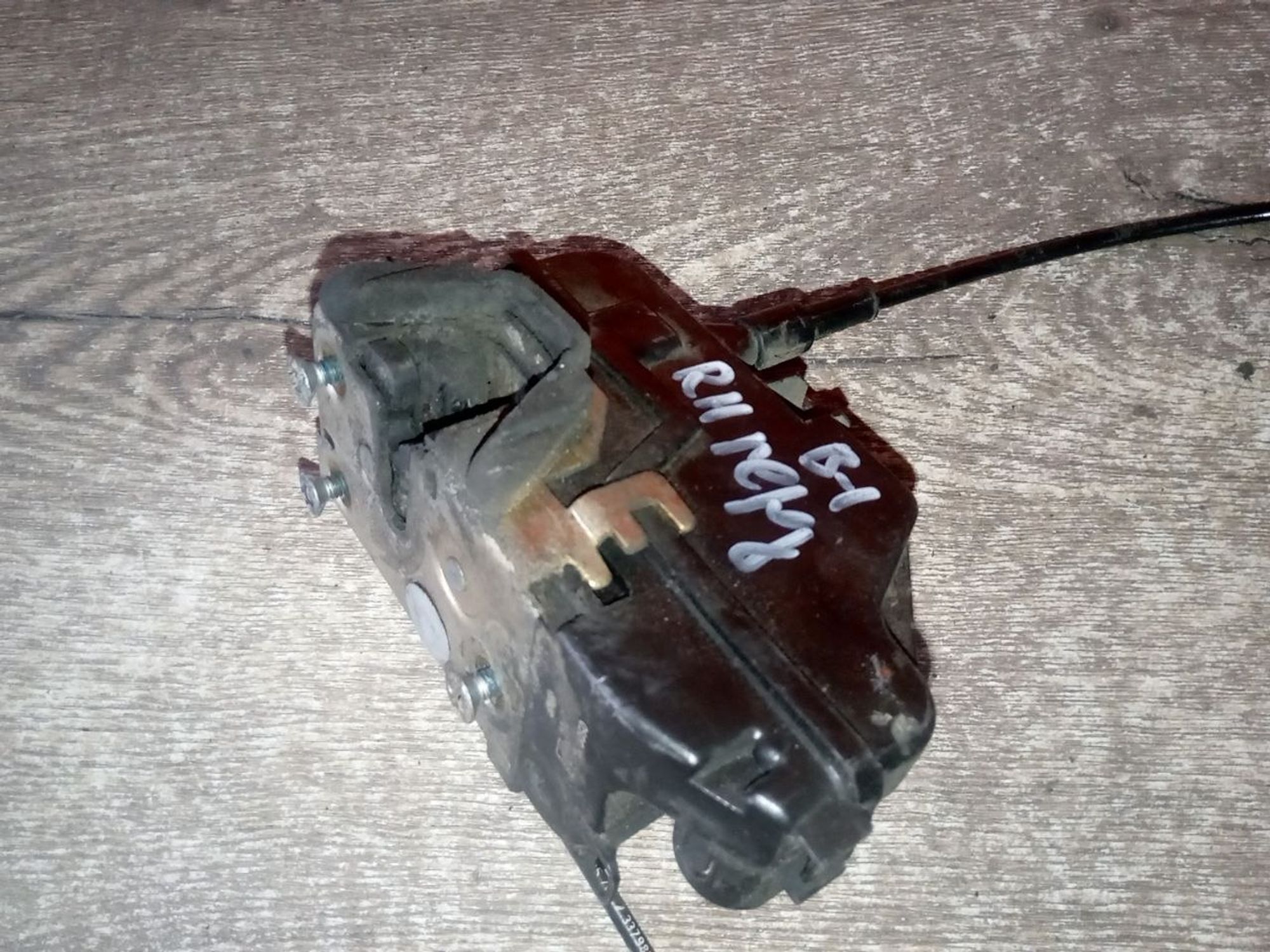 https://ycs.partsauto.market/partsauto-images/thmbs/userImages/a486c87f8955b6e25f9185efee619899/part/a87261bf-4f04-45de-9048-cb2296422c42_1775856527708.jpg