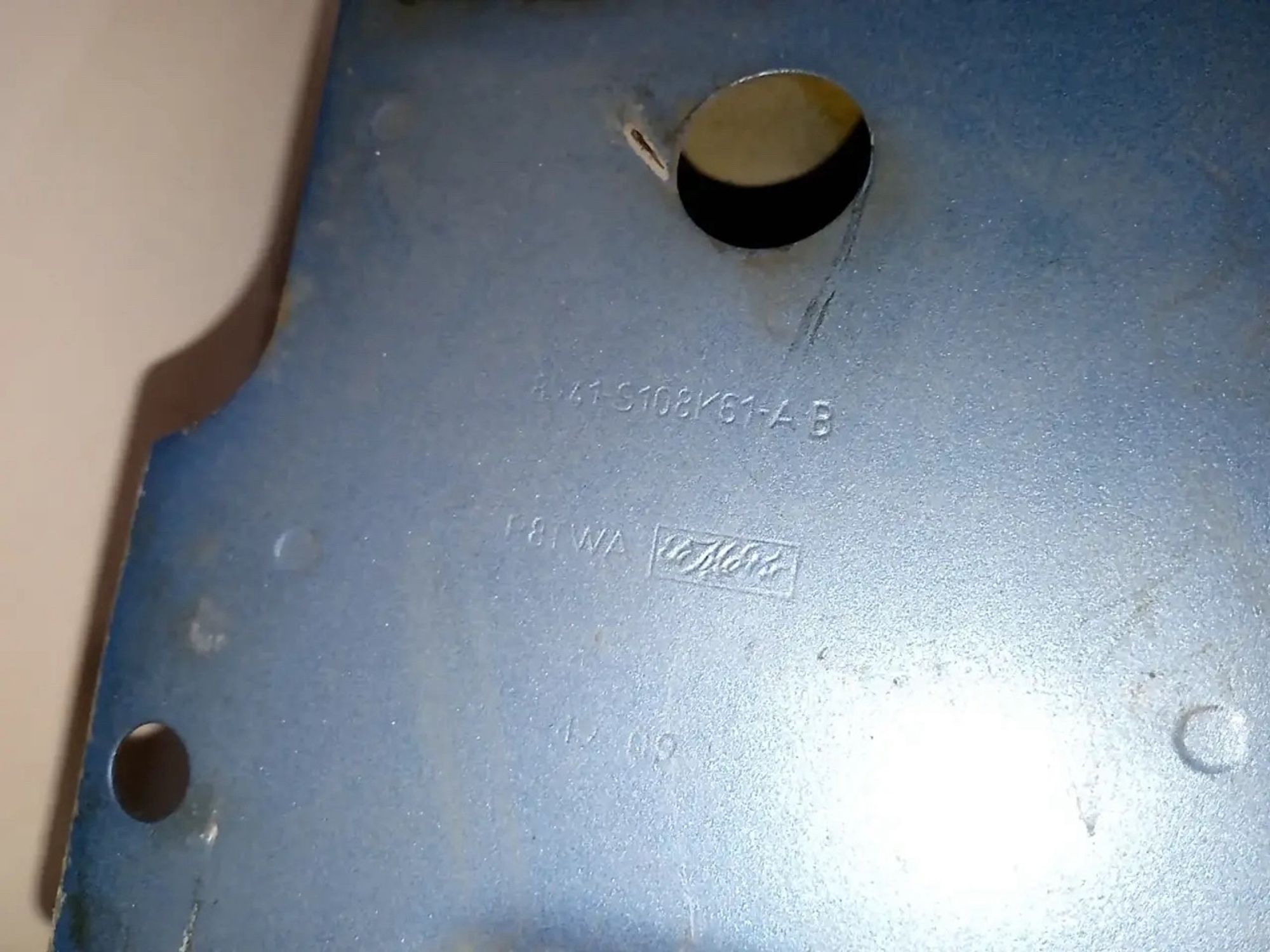 https://ycs.partsauto.market/partsauto-images/thmbs/userImages/a486c87f8955b6e25f9185efee619899/part/a924f3c5-19cf-4c70-862c-a92a9d9158c7_1778603379234.jpg