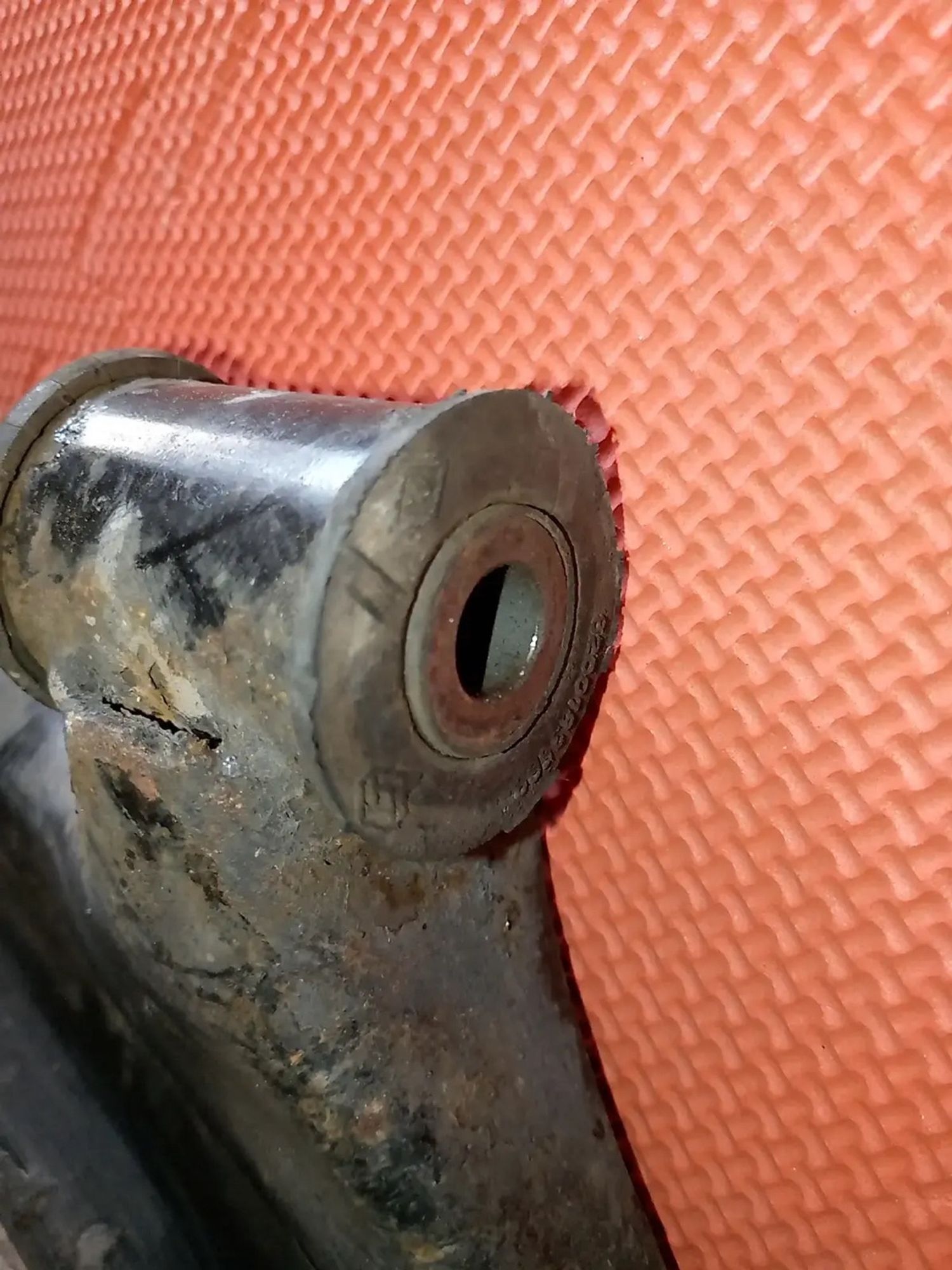 https://ycs.partsauto.market/partsauto-images/thmbs/userImages/a486c87f8955b6e25f9185efee619899/part/adb534ac-4ede-4a74-ac0c-73c0e9d9a973_1779793130137.jpg