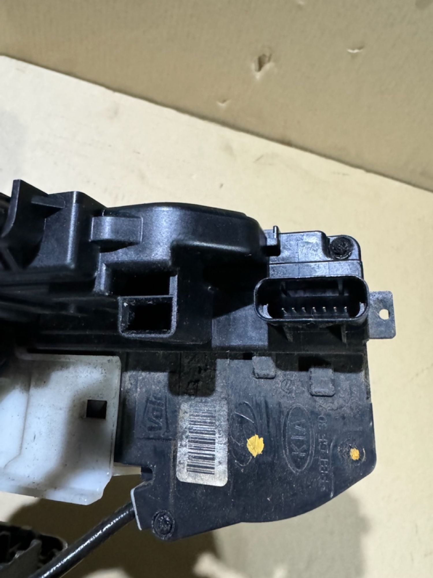 https://ycs.partsauto.market/partsauto-images/thmbs/userImages/a486c87f8955b6e25f9185efee619899/part/ade4d6a5-8ea1-411e-b091-0eb8e56eb60a_1778190037027.jpg