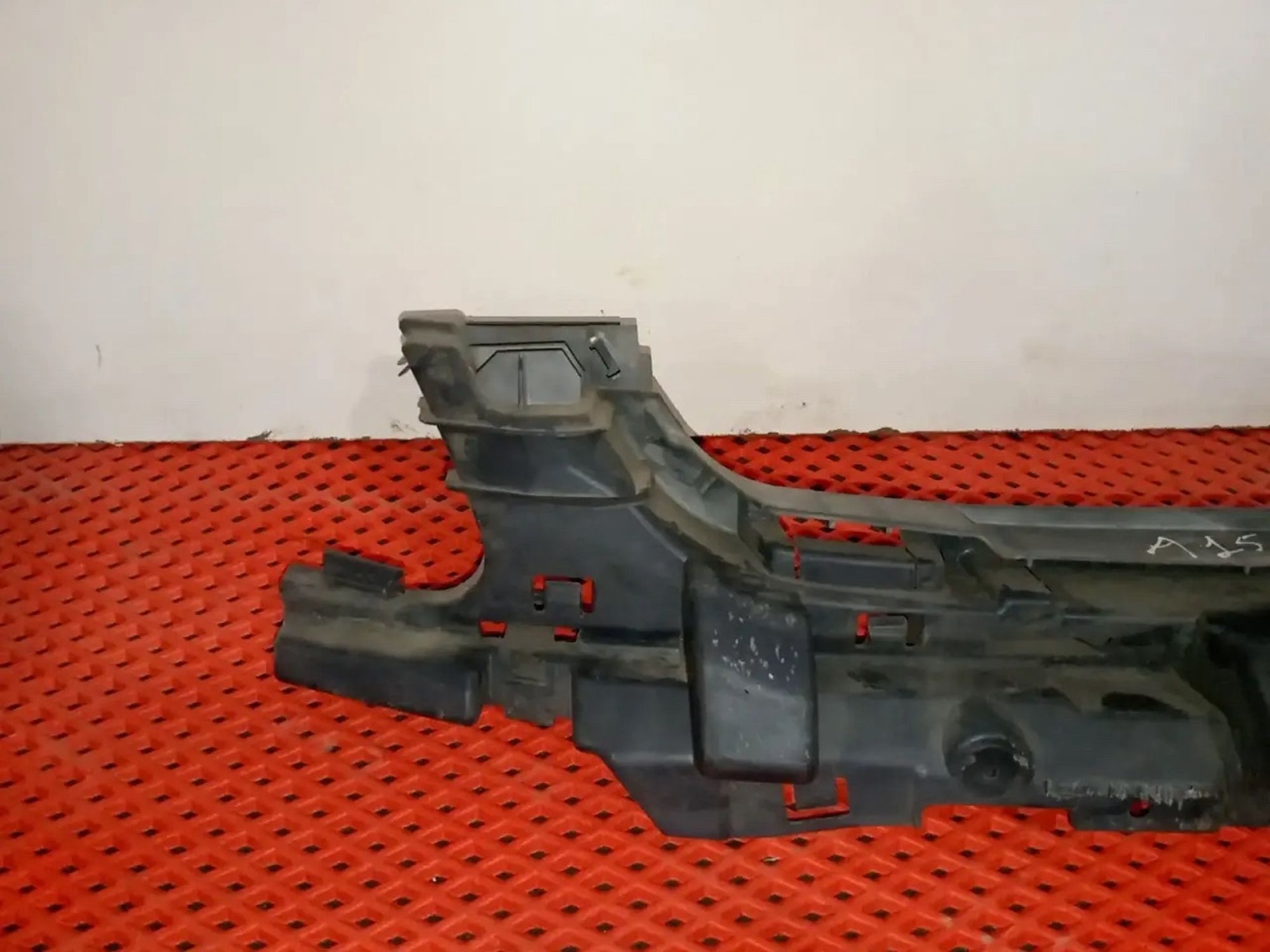 https://ycs.partsauto.market/partsauto-images/thmbs/userImages/a486c87f8955b6e25f9185efee619899/part/ae6fc84a-ac79-42b5-a7a4-f5543372fca3_1778605189952.jpg