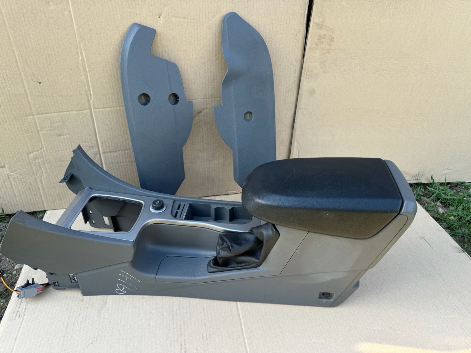 https://ycs.partsauto.market/partsauto-images/thmbs/userImages/a486c87f8955b6e25f9185efee619899/part/aeb41082-bc1f-45a8-8402-aa750289dce6_1779051679570.jpg