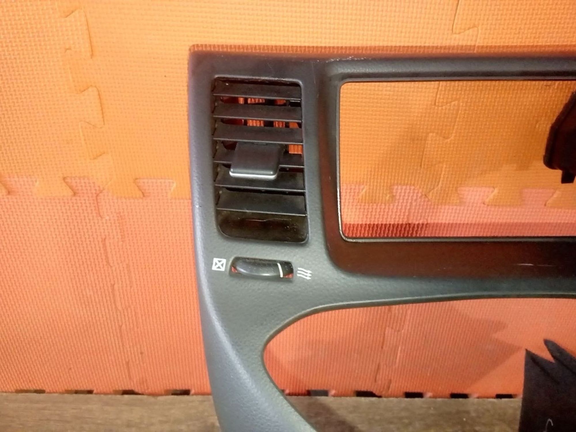 https://ycs.partsauto.market/partsauto-images/thmbs/userImages/a486c87f8955b6e25f9185efee619899/part/aef553f2-e864-4f07-a547-6eebf7bf6cc7_1775855416965.jpg