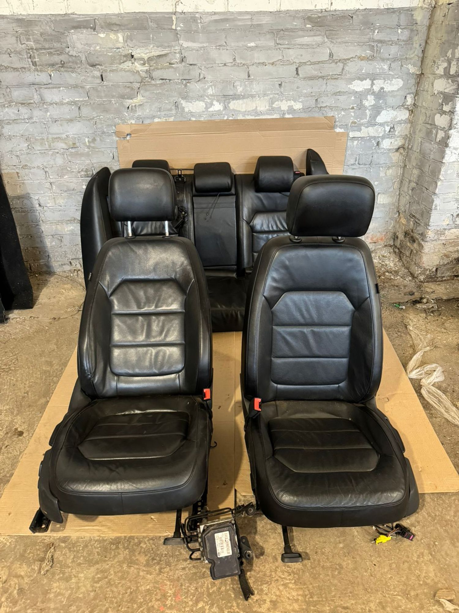 https://ycs.partsauto.market/partsauto-images/thmbs/userImages/a486c87f8955b6e25f9185efee619899/part/afa63155-64b0-4eef-910a-ad356c46e2e5_1784110027284.jpg