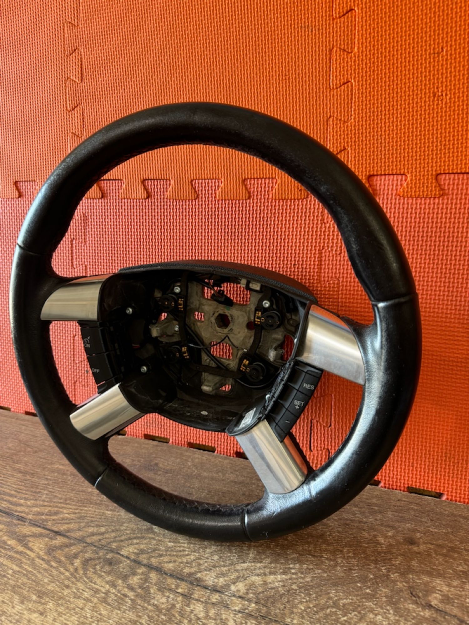 https://ycs.partsauto.market/partsauto-images/thmbs/userImages/a486c87f8955b6e25f9185efee619899/part/b015b4fb-2886-4cc9-b6ff-a227ddfbeab3_1779051659739.jpg