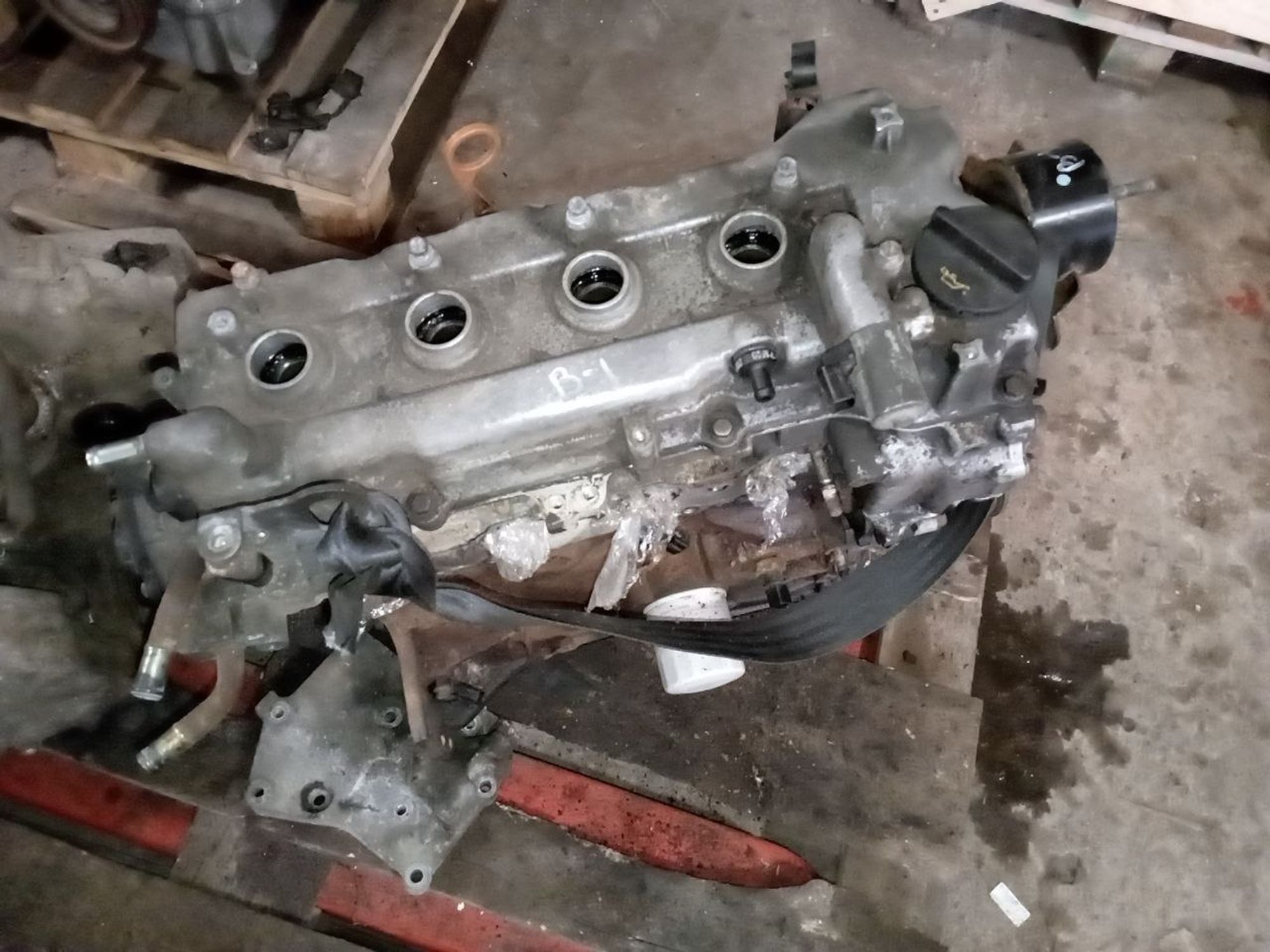 https://ycs.partsauto.market/partsauto-images/thmbs/userImages/a486c87f8955b6e25f9185efee619899/part/b0da16ea-9d91-4aaa-92df-5c24c882b05c_1775856122042.jpg