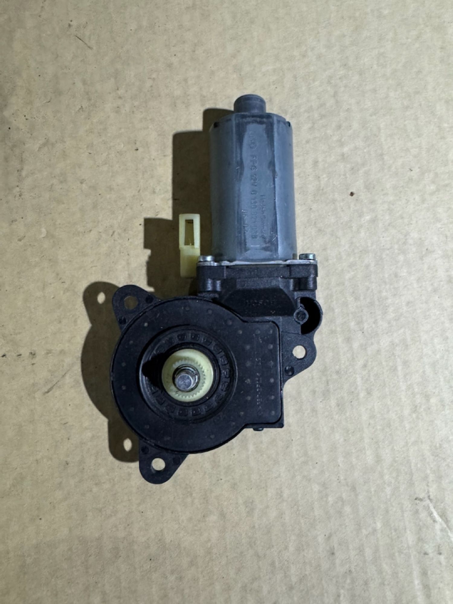 https://ycs.partsauto.market/partsauto-images/thmbs/userImages/a486c87f8955b6e25f9185efee619899/part/b10cafa6-ac3a-4786-96c5-109a9fd8f72a_1784144782957.jpg