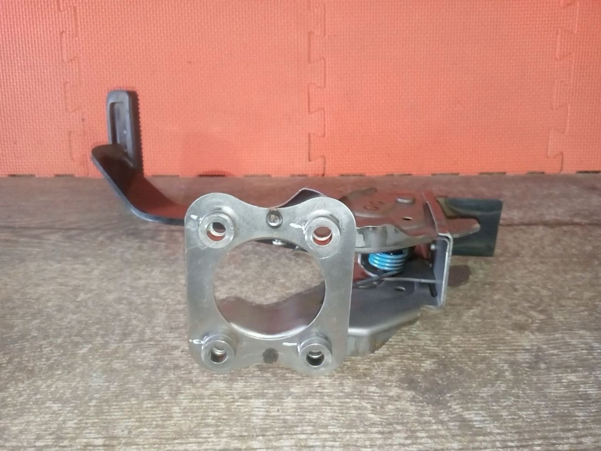 https://ycs.partsauto.market/partsauto-images/thmbs/userImages/a486c87f8955b6e25f9185efee619899/part/b213e08b-5076-4c58-a8fa-6cd70555cbff_1775855496233.jpg