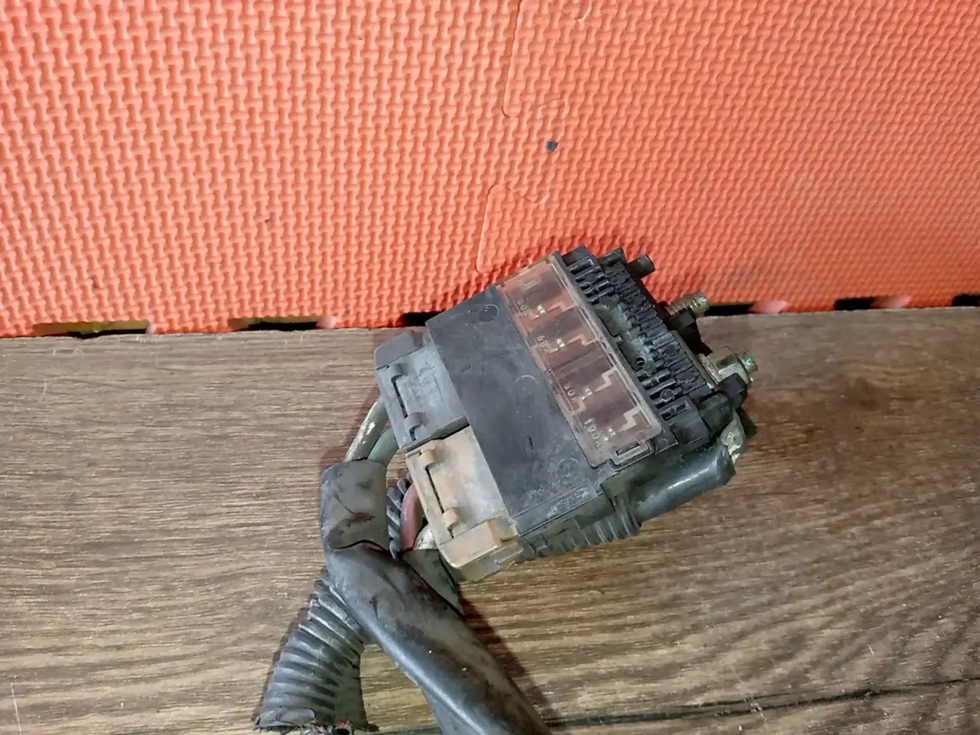 https://ycs.partsauto.market/partsauto-images/thmbs/userImages/a486c87f8955b6e25f9185efee619899/part/b262c14d-b4f1-471a-9a30-6f43714de855_1780043794912.jpg