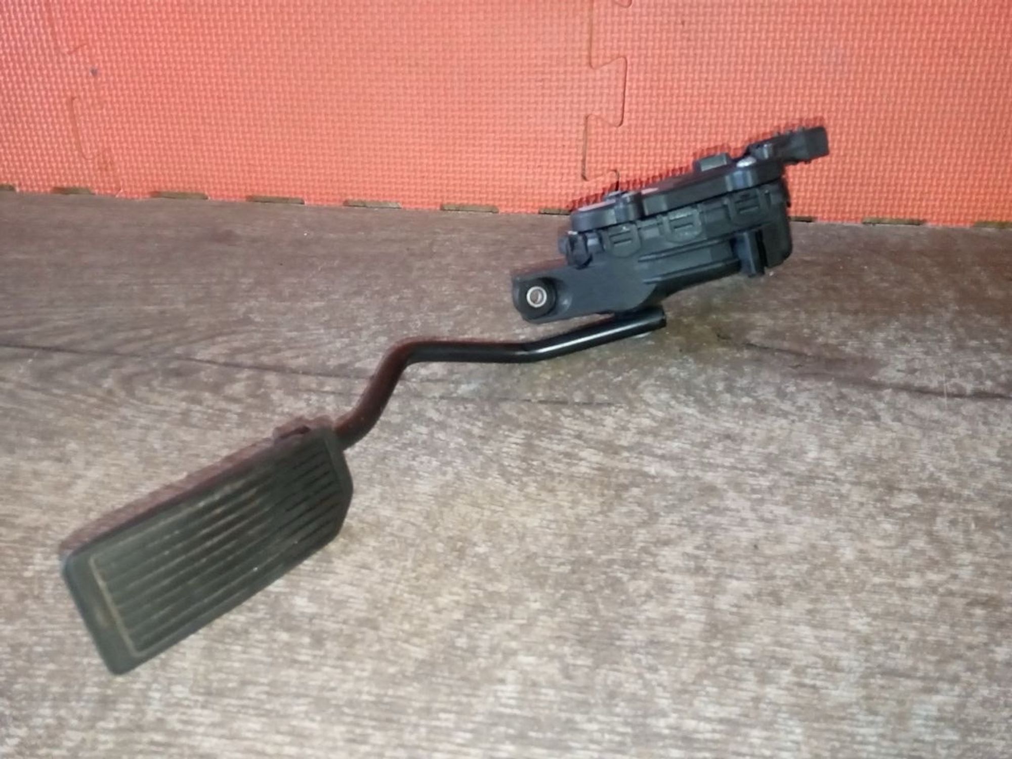 https://ycs.partsauto.market/partsauto-images/thmbs/userImages/a486c87f8955b6e25f9185efee619899/part/b34a8697-9824-478a-a975-1b88ec878500_1775855496850.jpg
