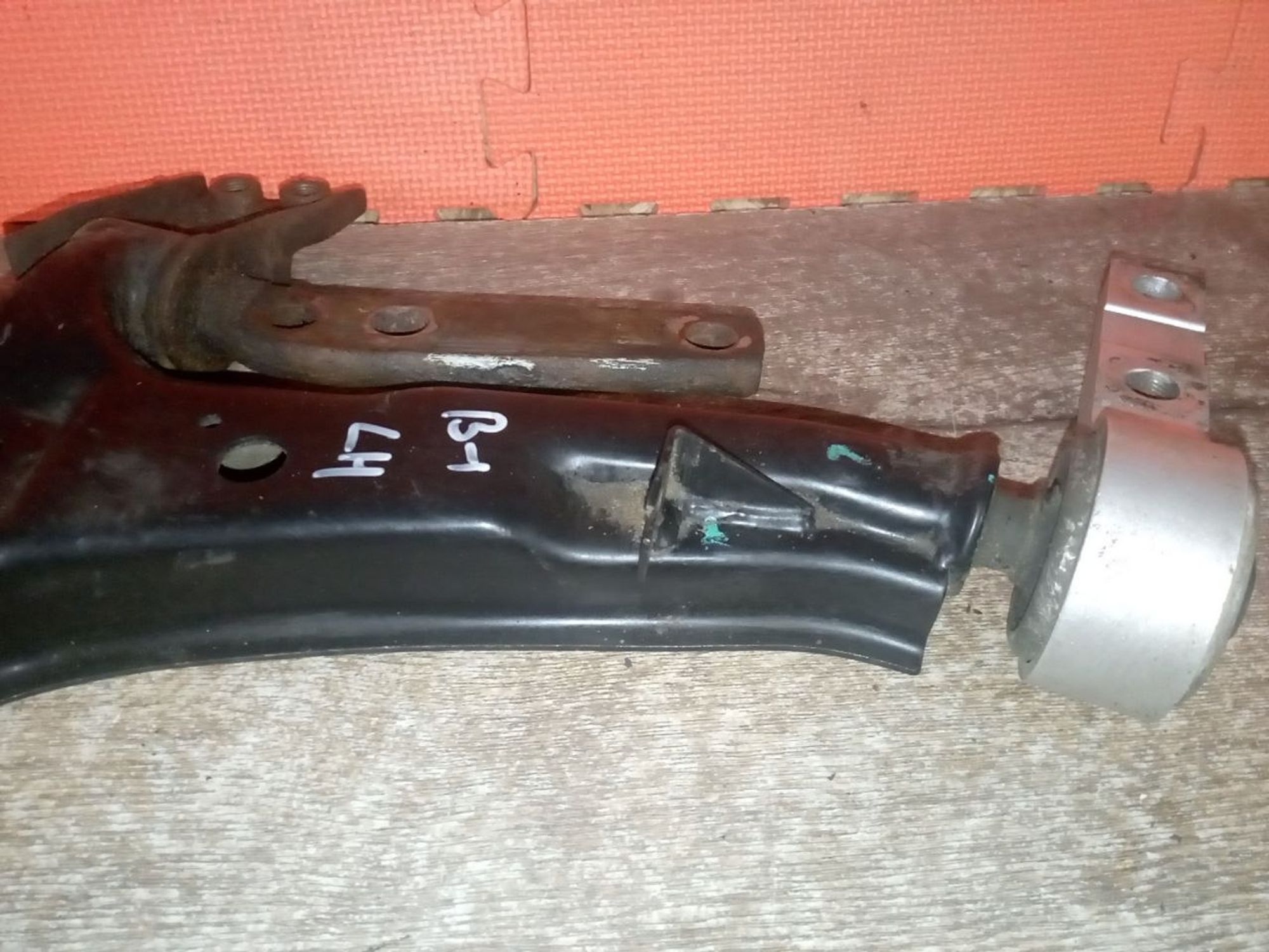 https://ycs.partsauto.market/partsauto-images/thmbs/userImages/a486c87f8955b6e25f9185efee619899/part/b4053271-a388-43e8-b2b6-4330e3142c87_1775917565943.jpg