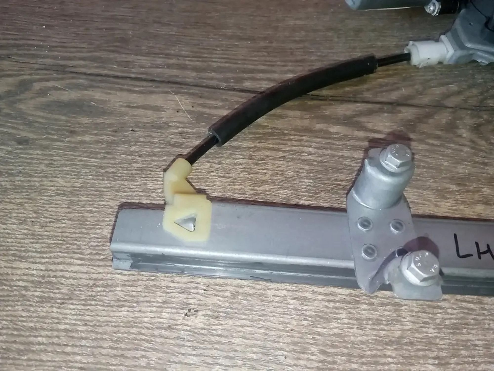 https://ycs.partsauto.market/partsauto-images/thmbs/userImages/a486c87f8955b6e25f9185efee619899/part/b5aee8f4-3c39-44c5-97df-22a16dcc49da_1778190051173.jpg