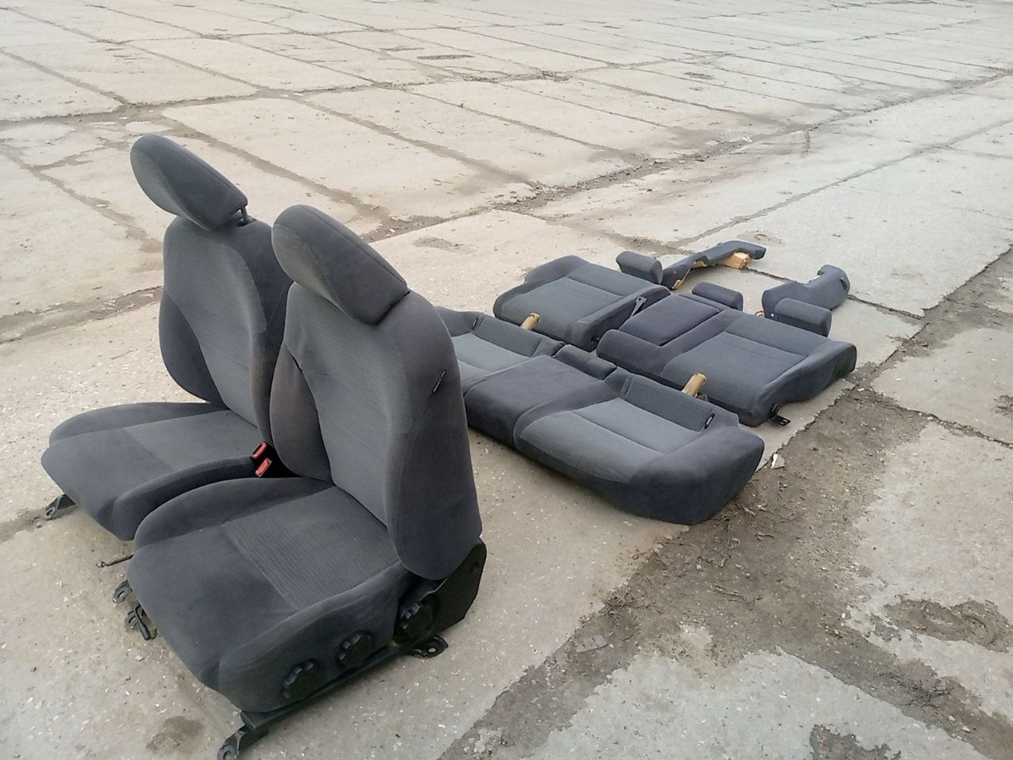 https://ycs.partsauto.market/partsauto-images/thmbs/userImages/a486c87f8955b6e25f9185efee619899/part/b691d920-227c-4c86-bdd2-9395eb29beb8_1775856377302.jpg