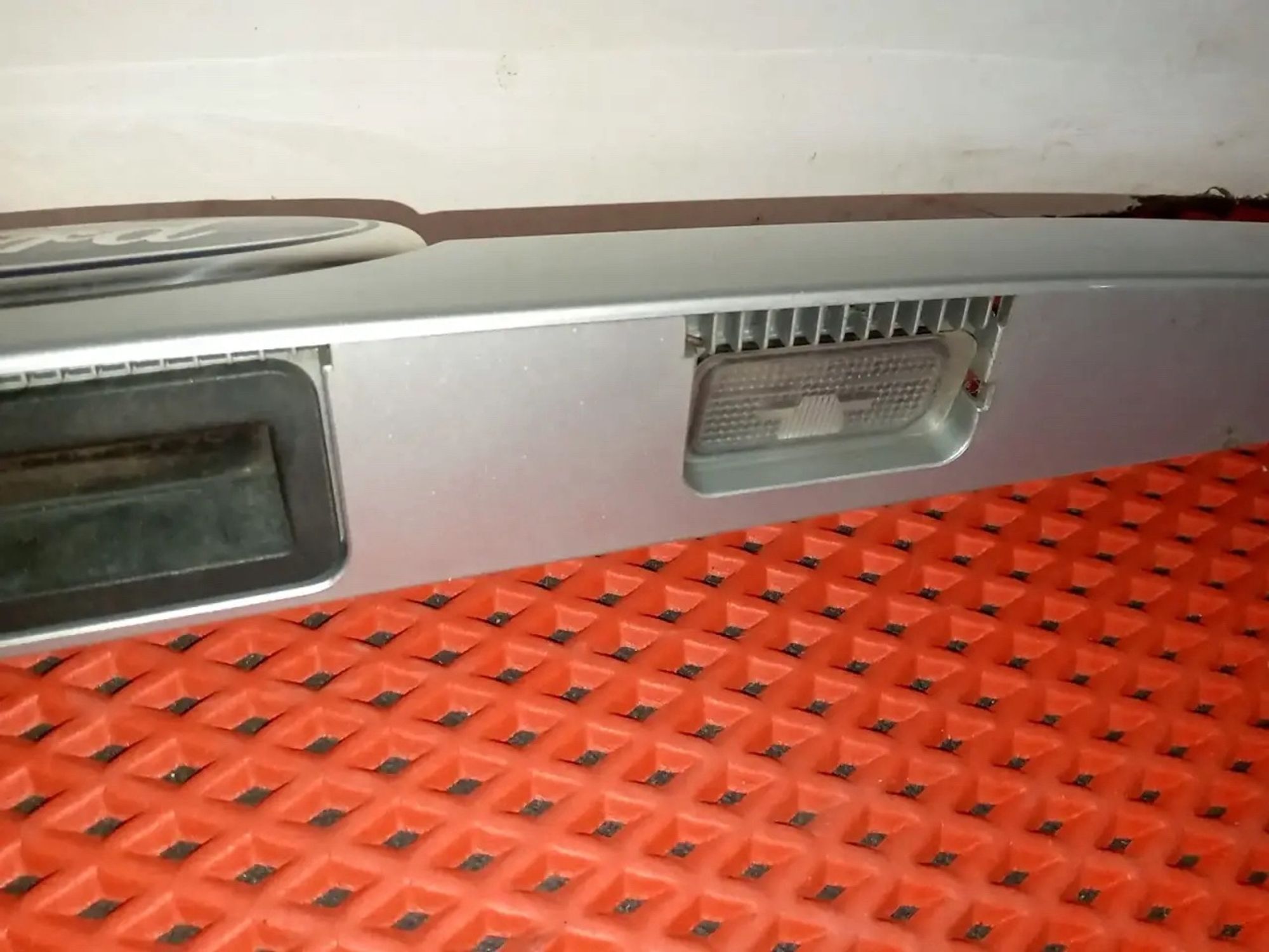 https://ycs.partsauto.market/partsauto-images/thmbs/userImages/a486c87f8955b6e25f9185efee619899/part/b733ebf3-1740-4488-aed5-bfd2f1c1c711_1778605102639.jpg