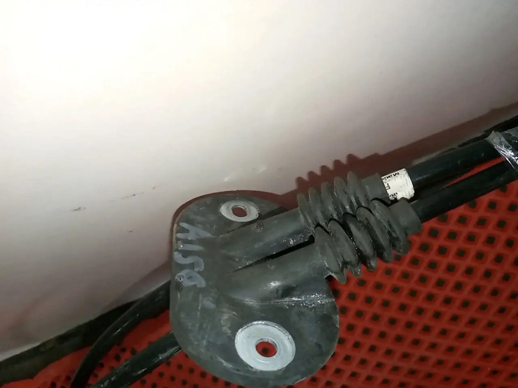https://ycs.partsauto.market/partsauto-images/thmbs/userImages/a486c87f8955b6e25f9185efee619899/part/b7f3515e-2335-4f22-9512-f0048852decb_1779344269870.jpg