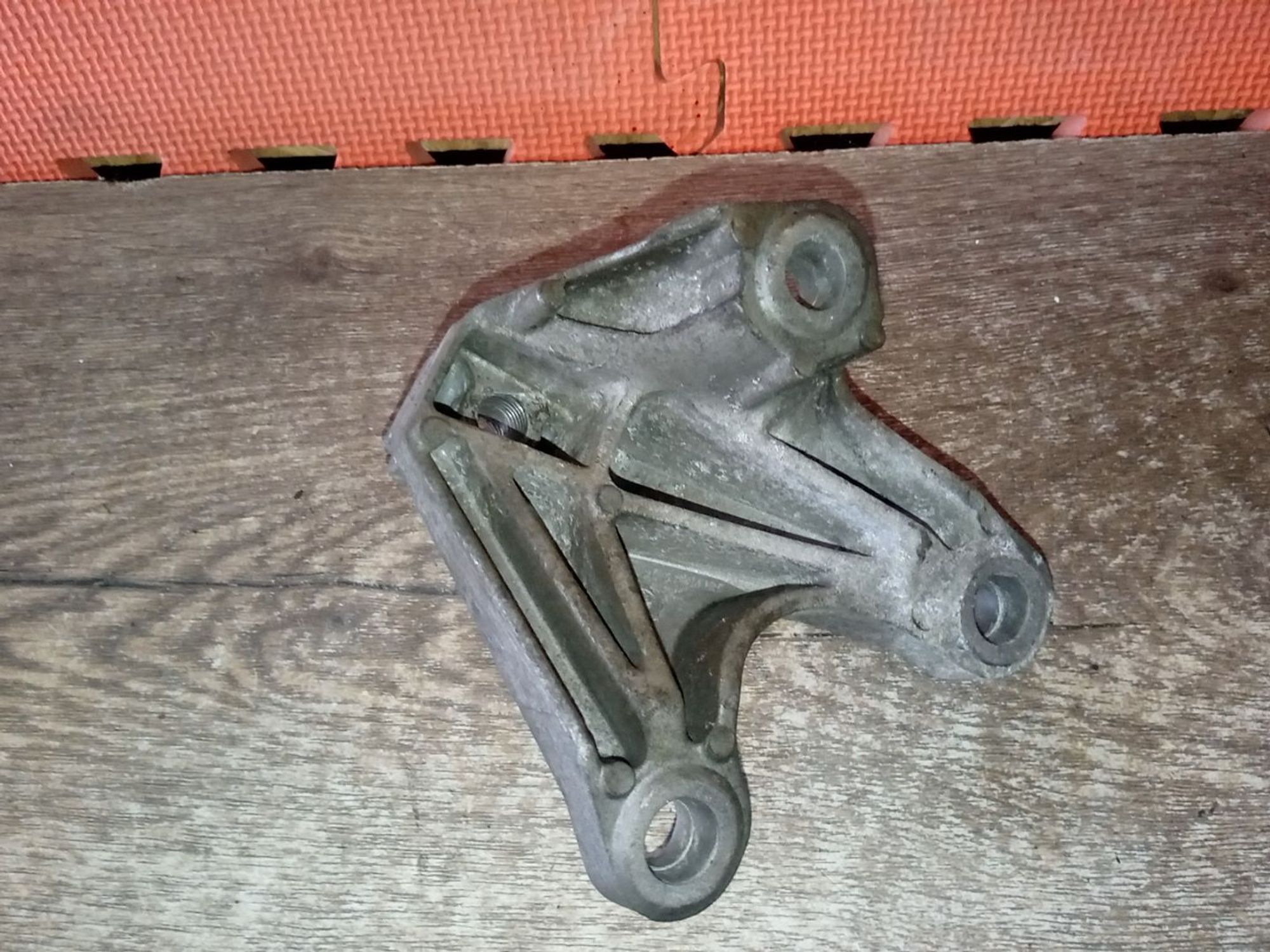 https://ycs.partsauto.market/partsauto-images/thmbs/userImages/a486c87f8955b6e25f9185efee619899/part/b85a0a7a-b819-4e74-91fb-4116b431dbc6_1782454734271.jpg