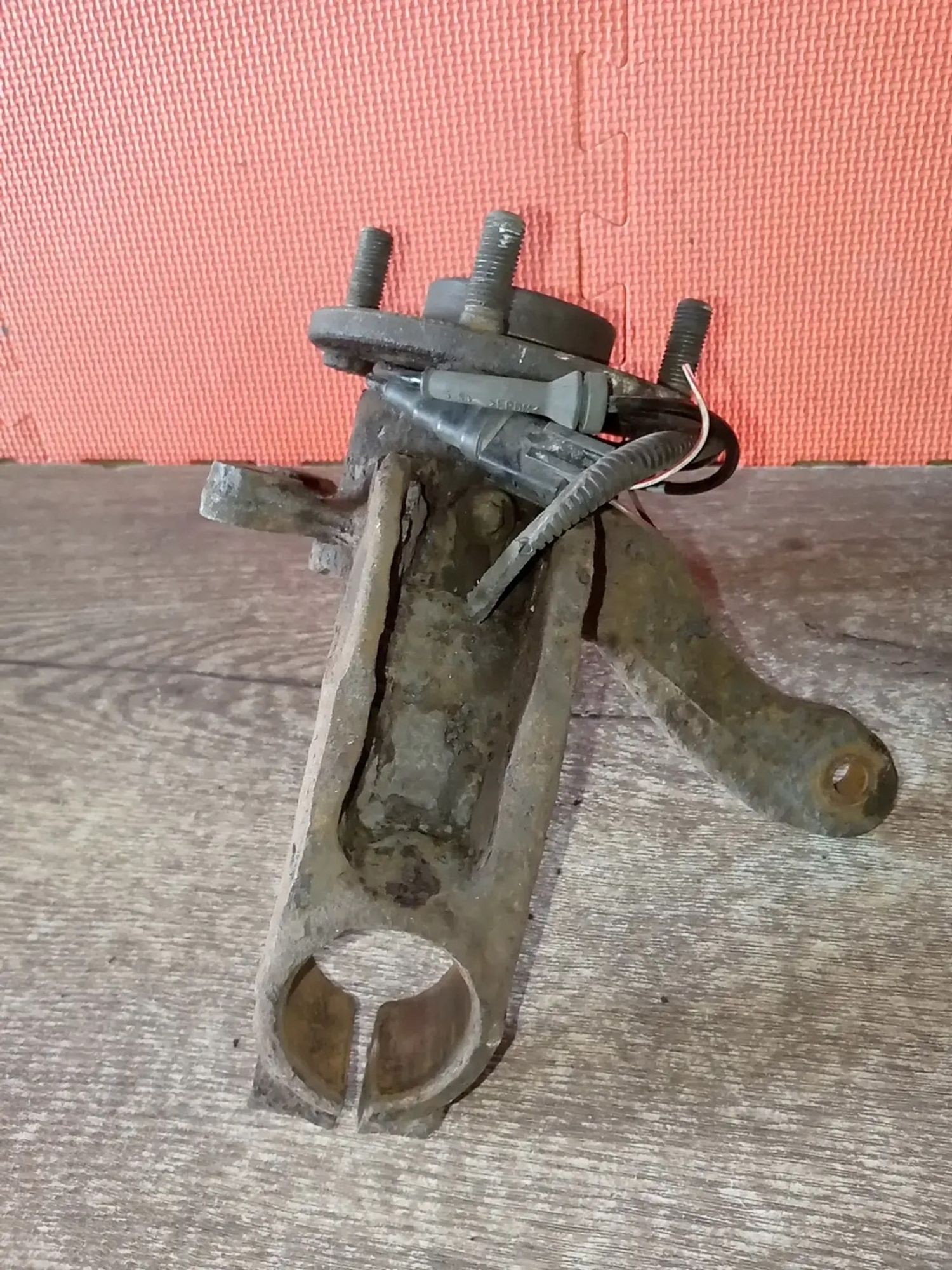 https://ycs.partsauto.market/partsauto-images/thmbs/userImages/a486c87f8955b6e25f9185efee619899/part/b8676533-eb6e-41ff-9133-9088c190fdcd_1775854663156.jpg