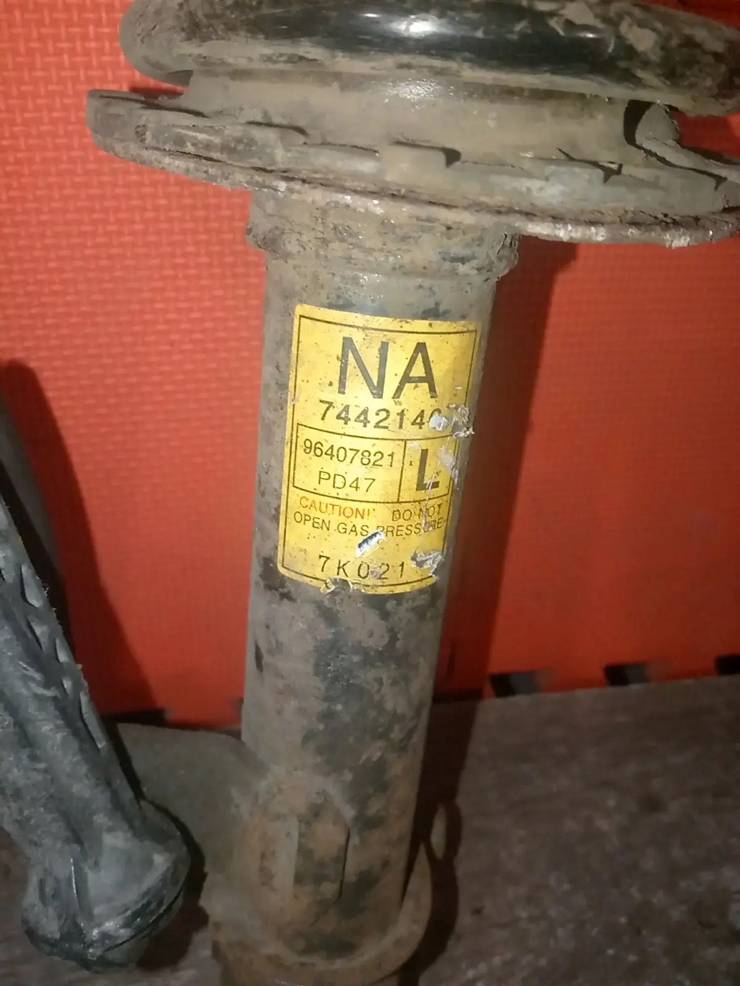 https://ycs.partsauto.market/partsauto-images/thmbs/userImages/a486c87f8955b6e25f9185efee619899/part/b8ea1eb2-054f-4259-8d01-7302f1293266_1776666957221.jpg