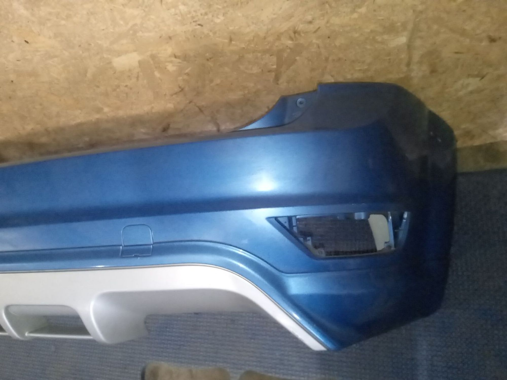 https://ycs.partsauto.market/partsauto-images/thmbs/userImages/a486c87f8955b6e25f9185efee619899/part/b979124d-9733-4bd0-9c17-d6859686ca39_1782455425112.jpg