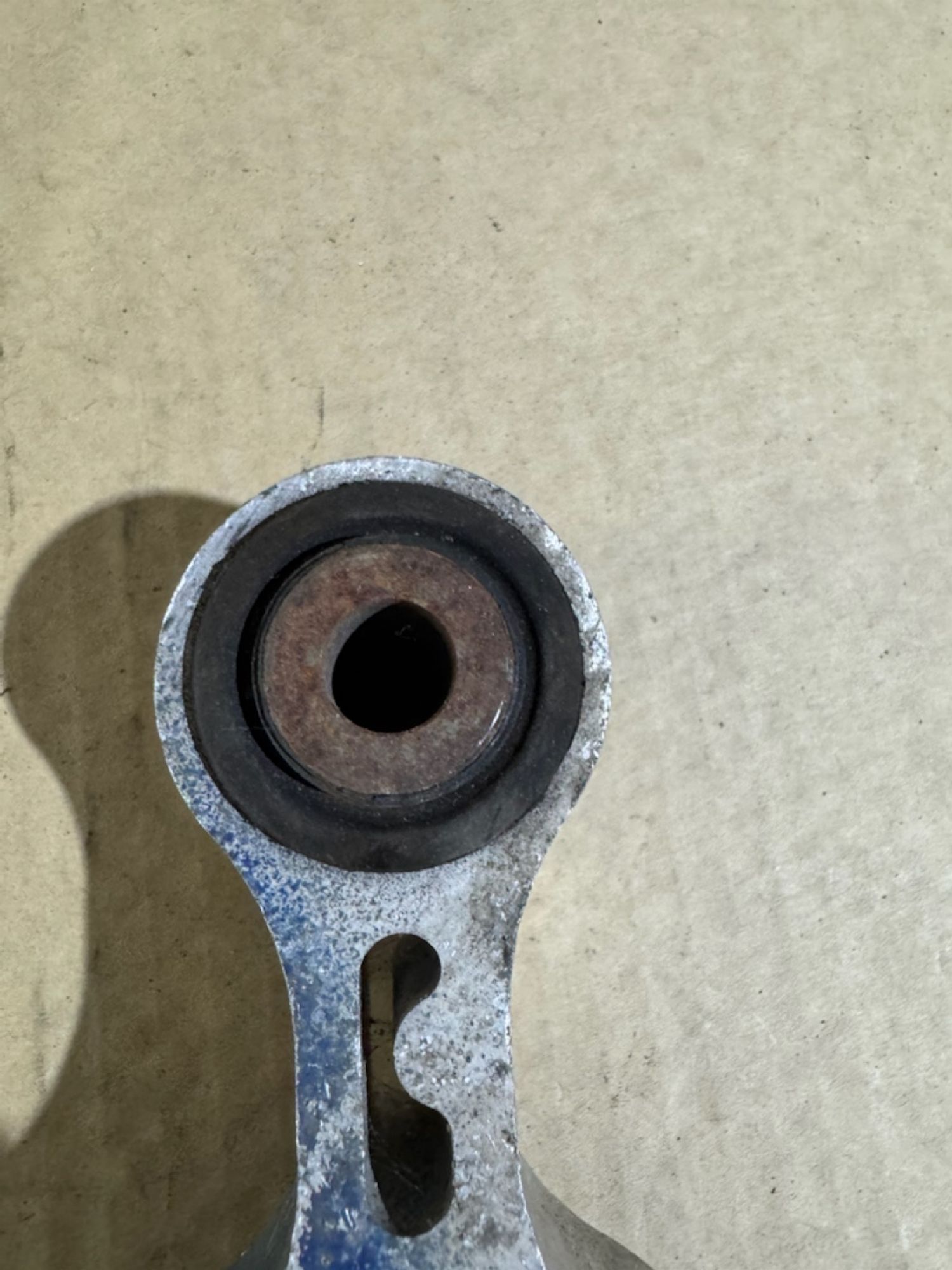 https://ycs.partsauto.market/partsauto-images/thmbs/userImages/a486c87f8955b6e25f9185efee619899/part/bb6eee06-3146-4ab8-adc1-9a4adfb77381_1786351711059.jpg