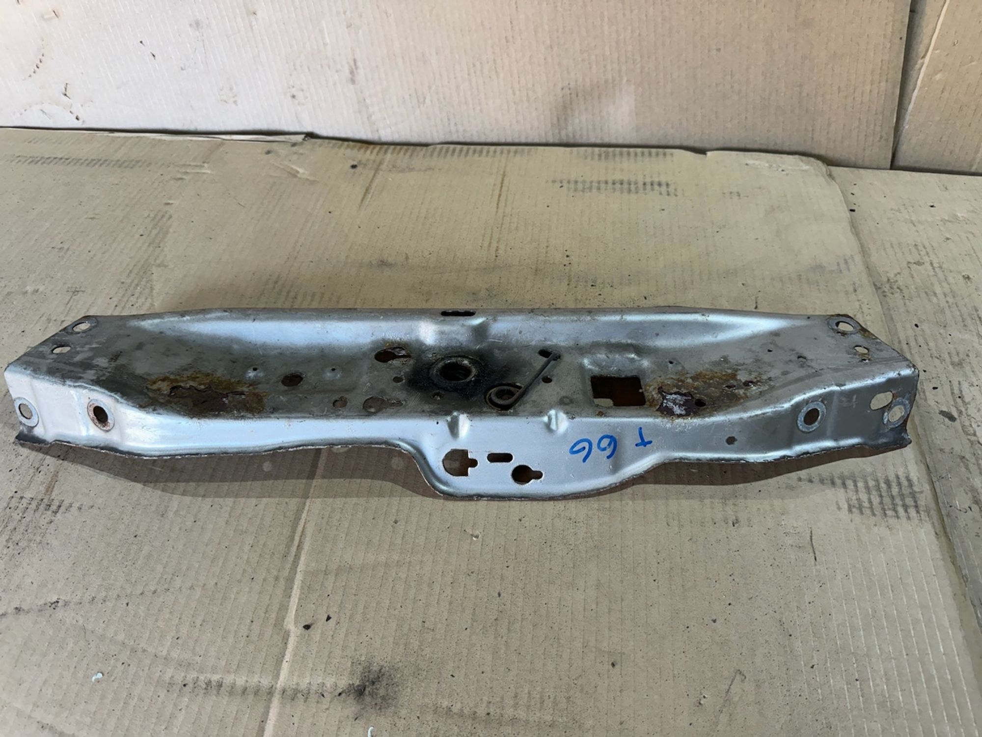 https://ycs.partsauto.market/partsauto-images/thmbs/userImages/a486c87f8955b6e25f9185efee619899/part/bbffcc97-1de5-454c-a106-14da52ce406c_1775854604388.jpg