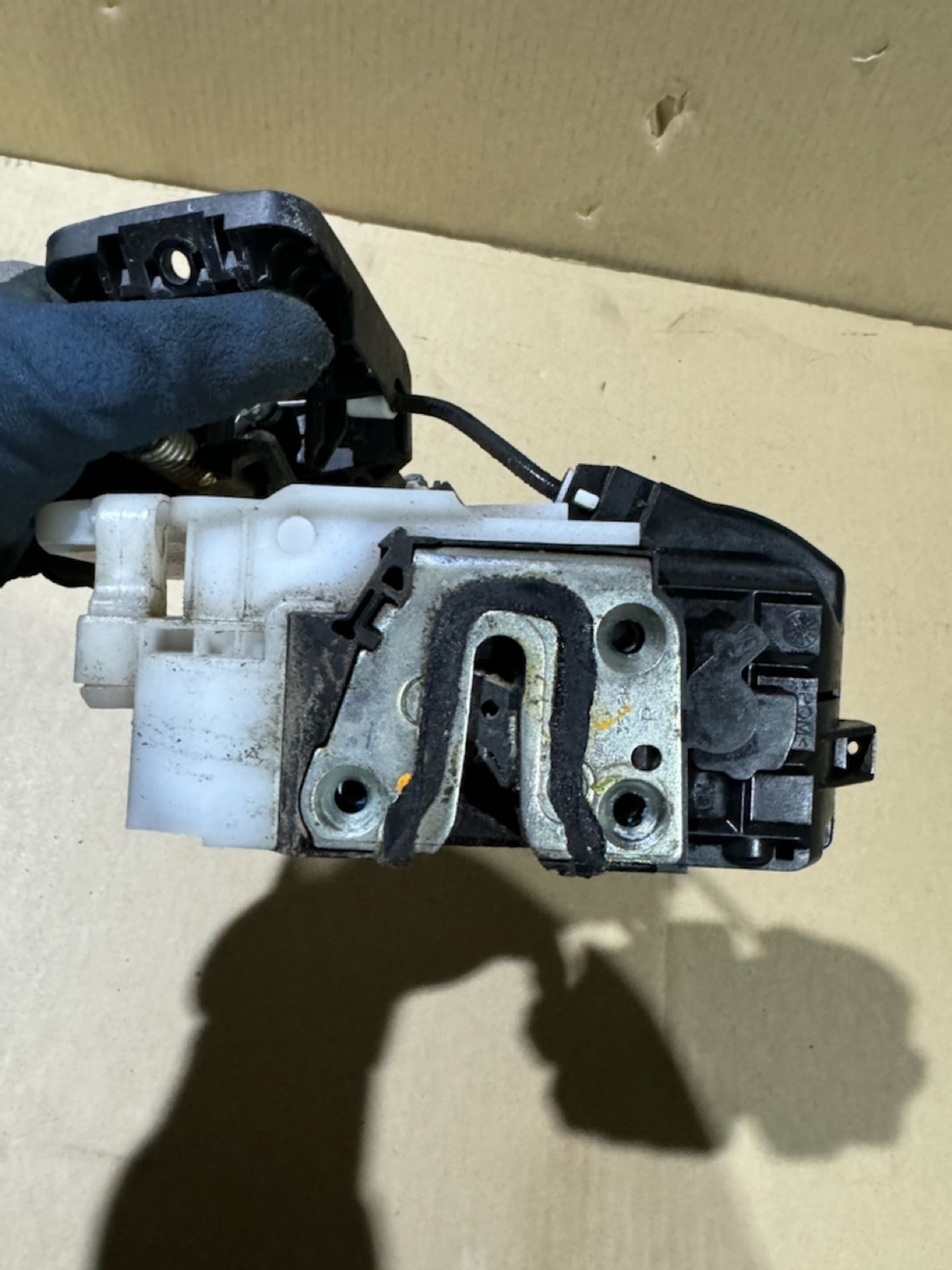 https://ycs.partsauto.market/partsauto-images/thmbs/userImages/a486c87f8955b6e25f9185efee619899/part/bc020974-203e-45b2-b6a0-4a83decb97bc_1778190036437.jpg