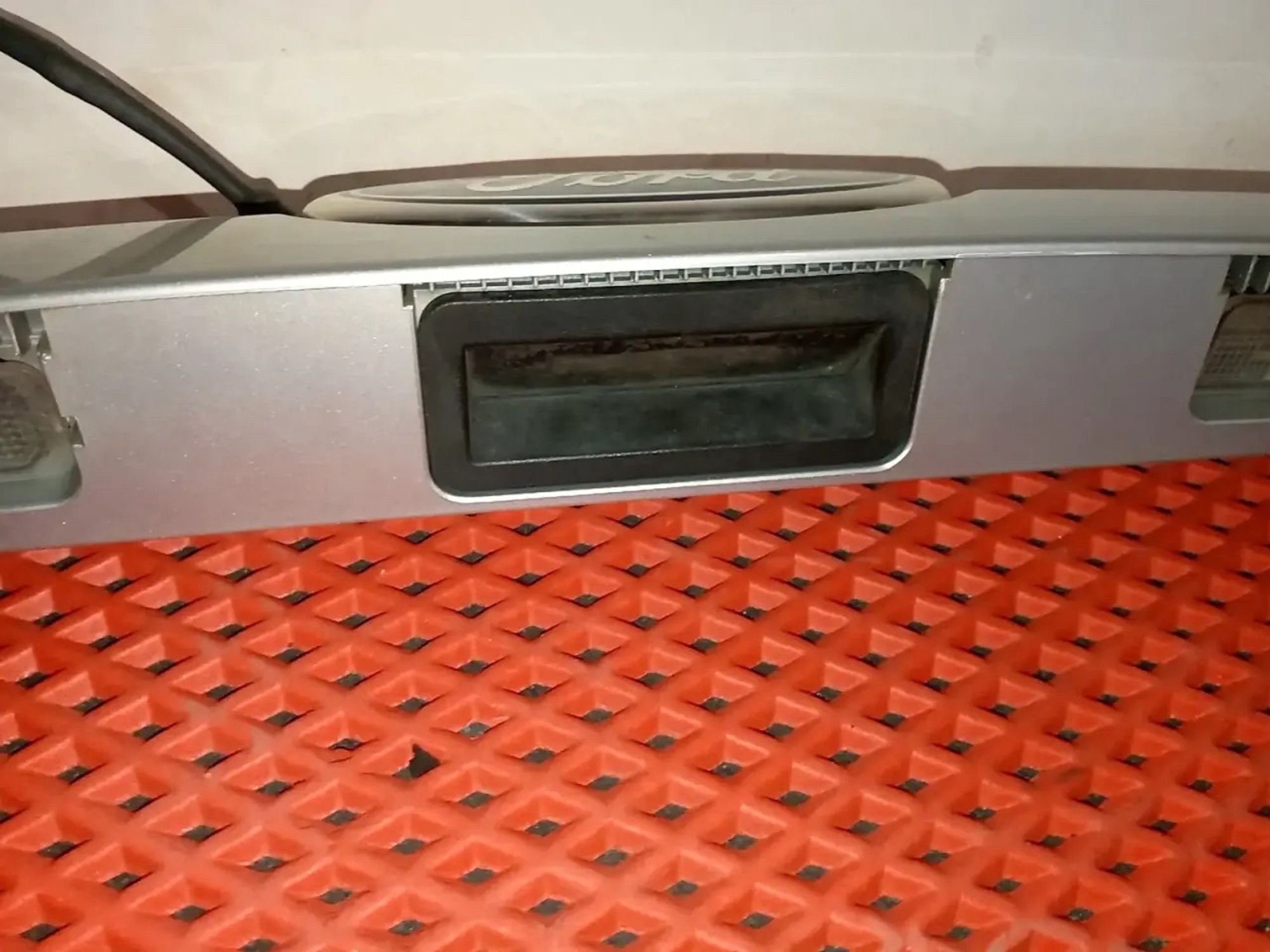 https://ycs.partsauto.market/partsauto-images/thmbs/userImages/a486c87f8955b6e25f9185efee619899/part/c194a287-1086-4712-8735-b320dd008fec_1778605099698.jpg