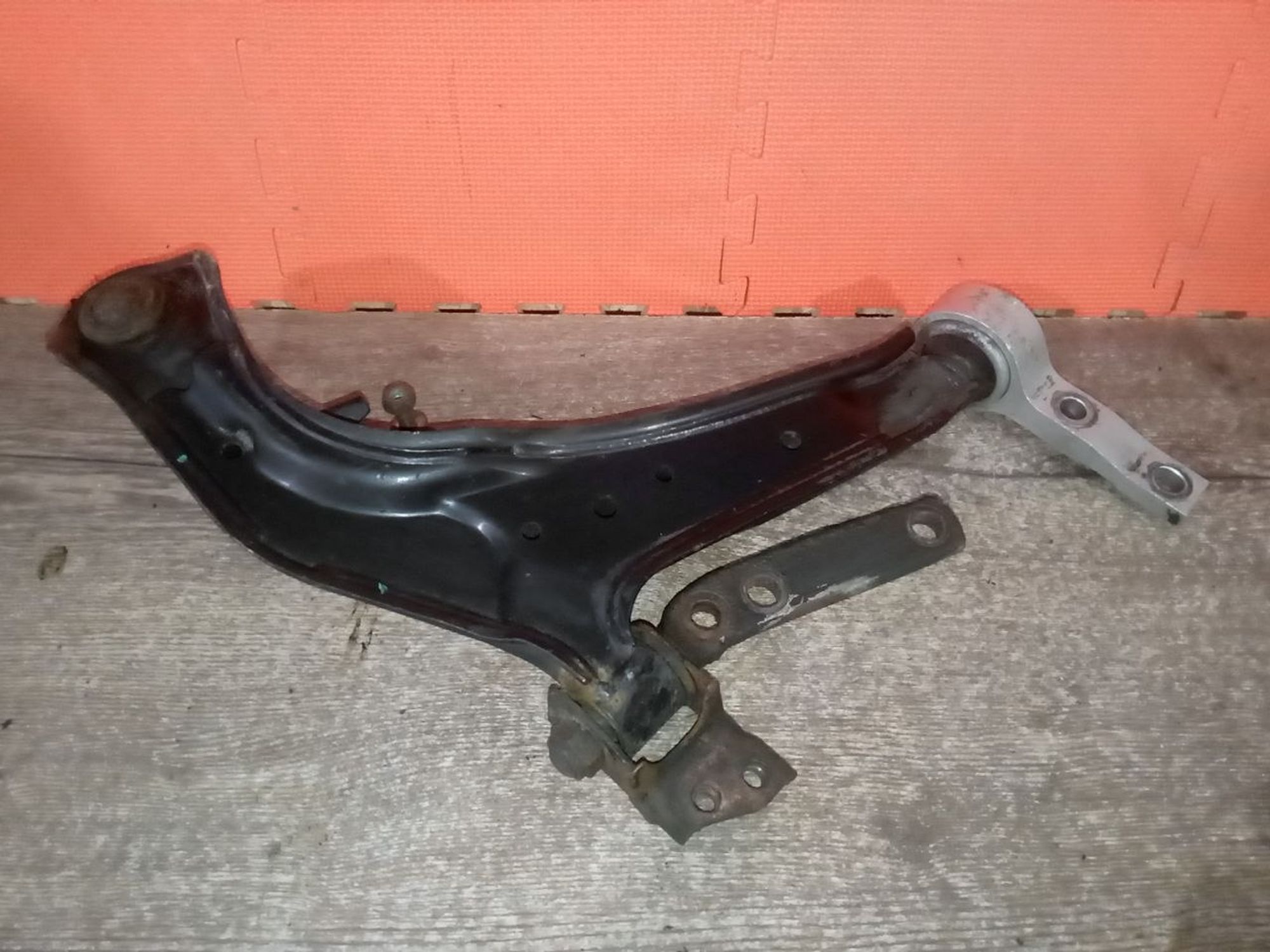 https://ycs.partsauto.market/partsauto-images/thmbs/userImages/a486c87f8955b6e25f9185efee619899/part/c26e37bd-67d5-4546-a220-a353b930fa30_1775917570956.jpg