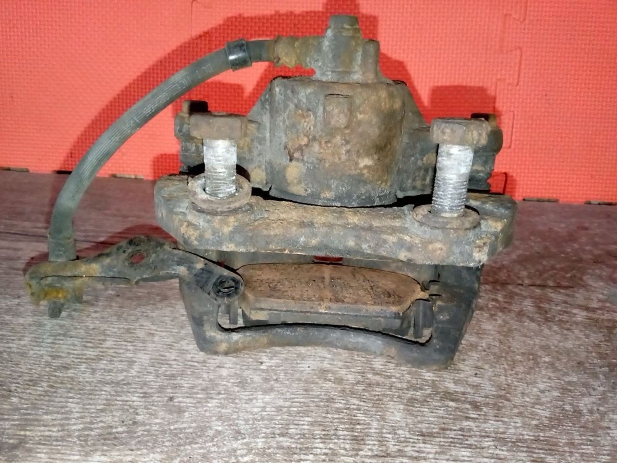 https://ycs.partsauto.market/partsauto-images/thmbs/userImages/a486c87f8955b6e25f9185efee619899/part/c2d40f54-556e-49e4-8e58-e9250c8a907d_1775856259837.jpg