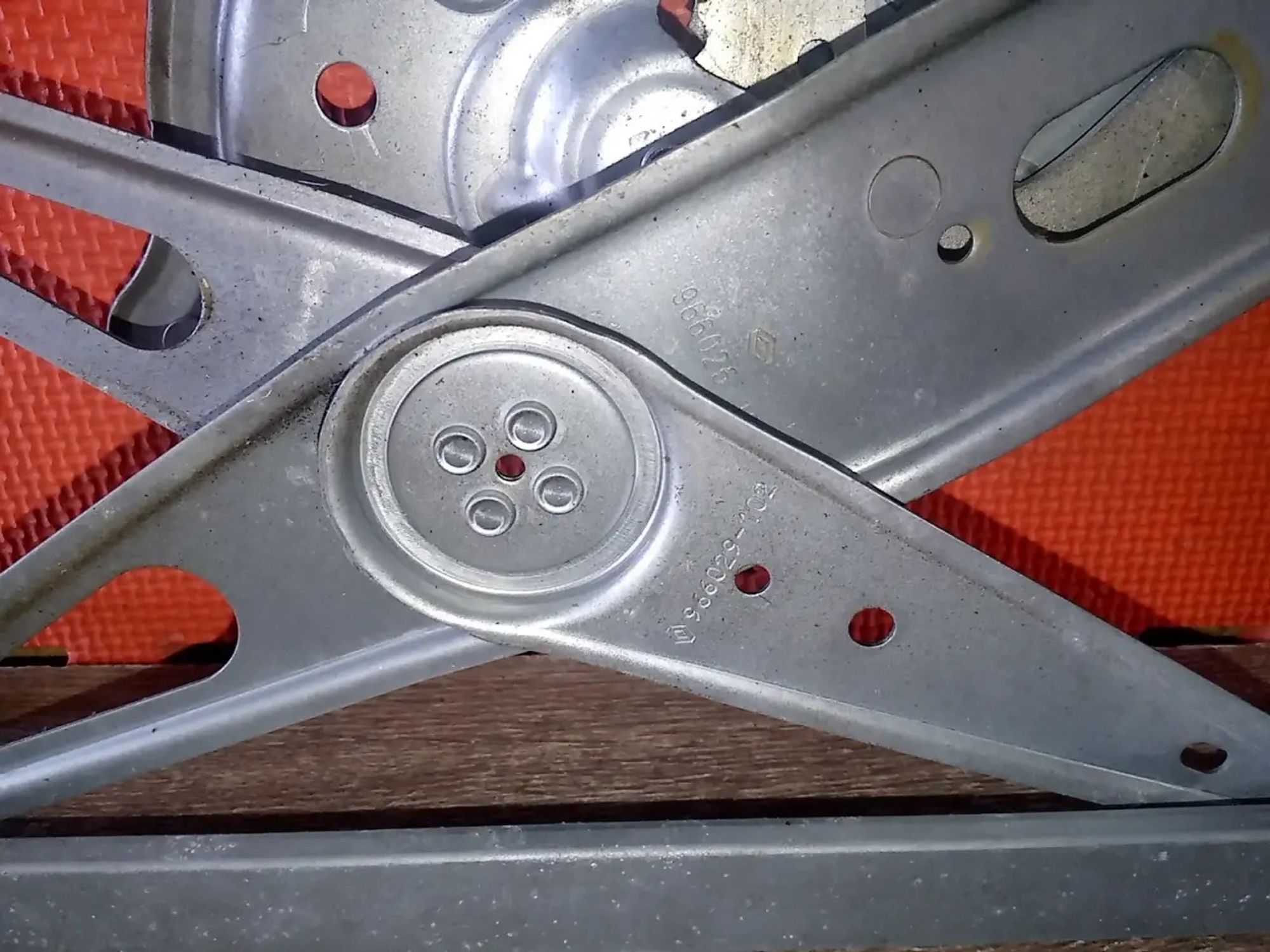 https://ycs.partsauto.market/partsauto-images/thmbs/userImages/a486c87f8955b6e25f9185efee619899/part/c39fc635-58fb-4f45-b03c-585dd1bcb73b_1775854709021.jpg
