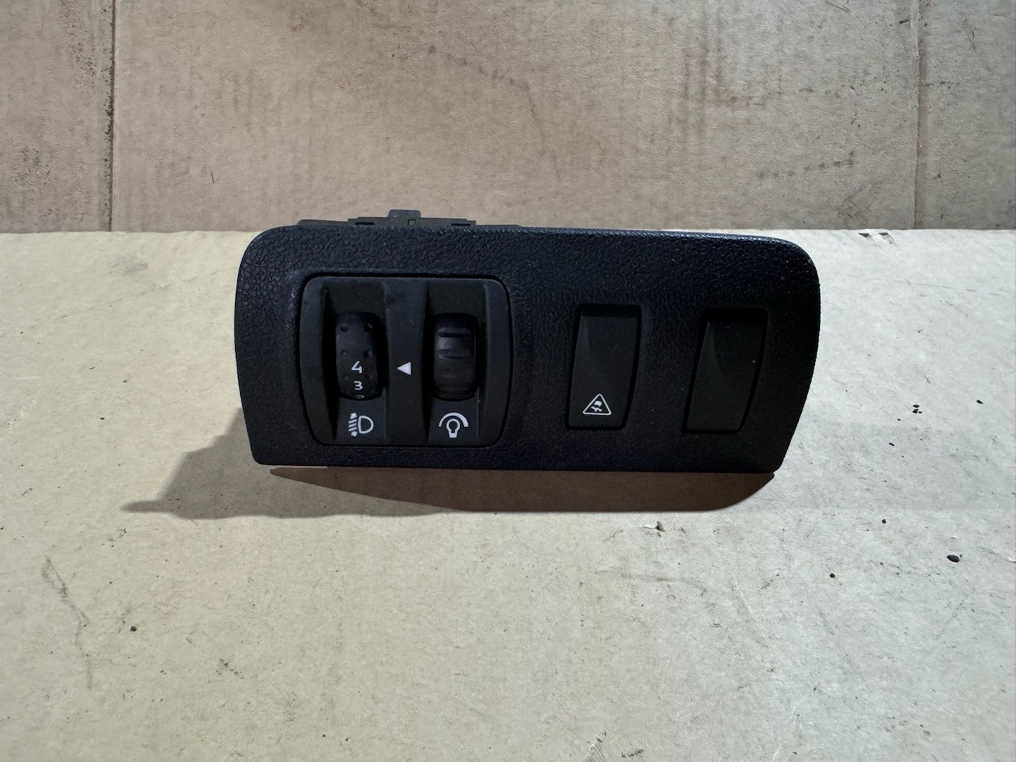 https://ycs.partsauto.market/partsauto-images/thmbs/userImages/a486c87f8955b6e25f9185efee619899/part/c552a718-033f-42be-b57b-59ff01450c08_1776852197027.jpg