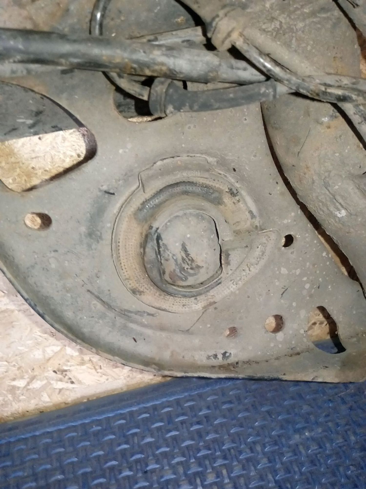 https://ycs.partsauto.market/partsauto-images/thmbs/userImages/a486c87f8955b6e25f9185efee619899/part/c6ac47a8-d3d8-47b7-bbc8-2af60f09488e_1782456188155.jpg
