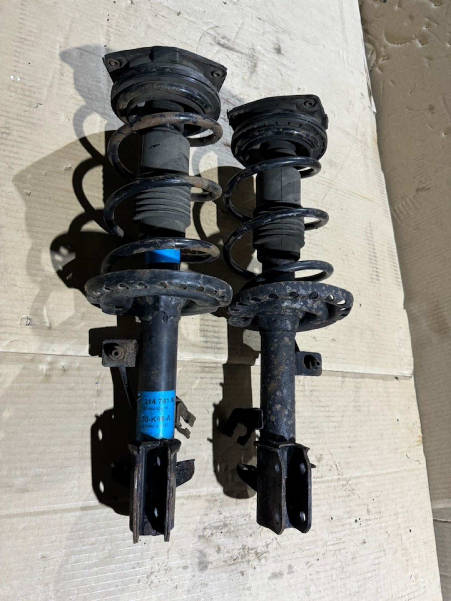 https://ycs.partsauto.market/partsauto-images/thmbs/userImages/a486c87f8955b6e25f9185efee619899/part/c71092d0-4981-4797-b325-5d4e8f1d4d84_1775854650096.jpg