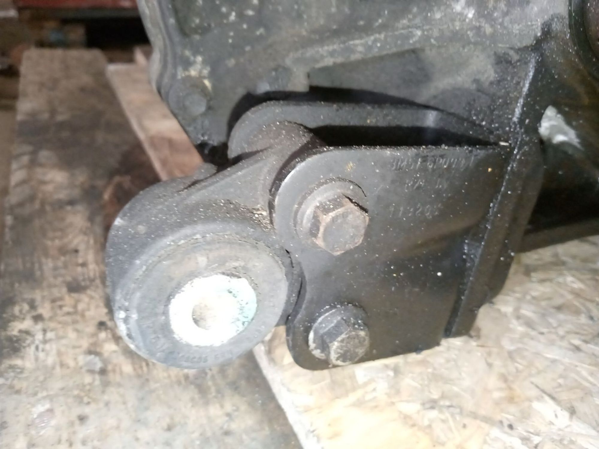 https://ycs.partsauto.market/partsauto-images/thmbs/userImages/a486c87f8955b6e25f9185efee619899/part/c82bf30f-237d-4319-83ef-f7e2a073aab0_1782454970783.jpg