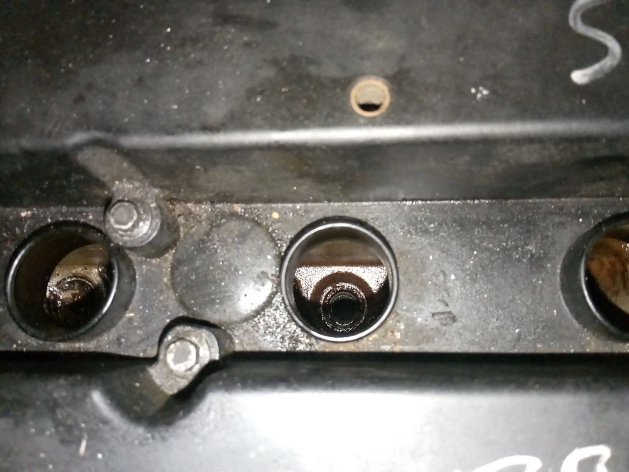 https://ycs.partsauto.market/partsauto-images/thmbs/userImages/a486c87f8955b6e25f9185efee619899/part/c8f3615d-a74d-4eaf-b3fd-4aa295823825_1782453850348.jpg