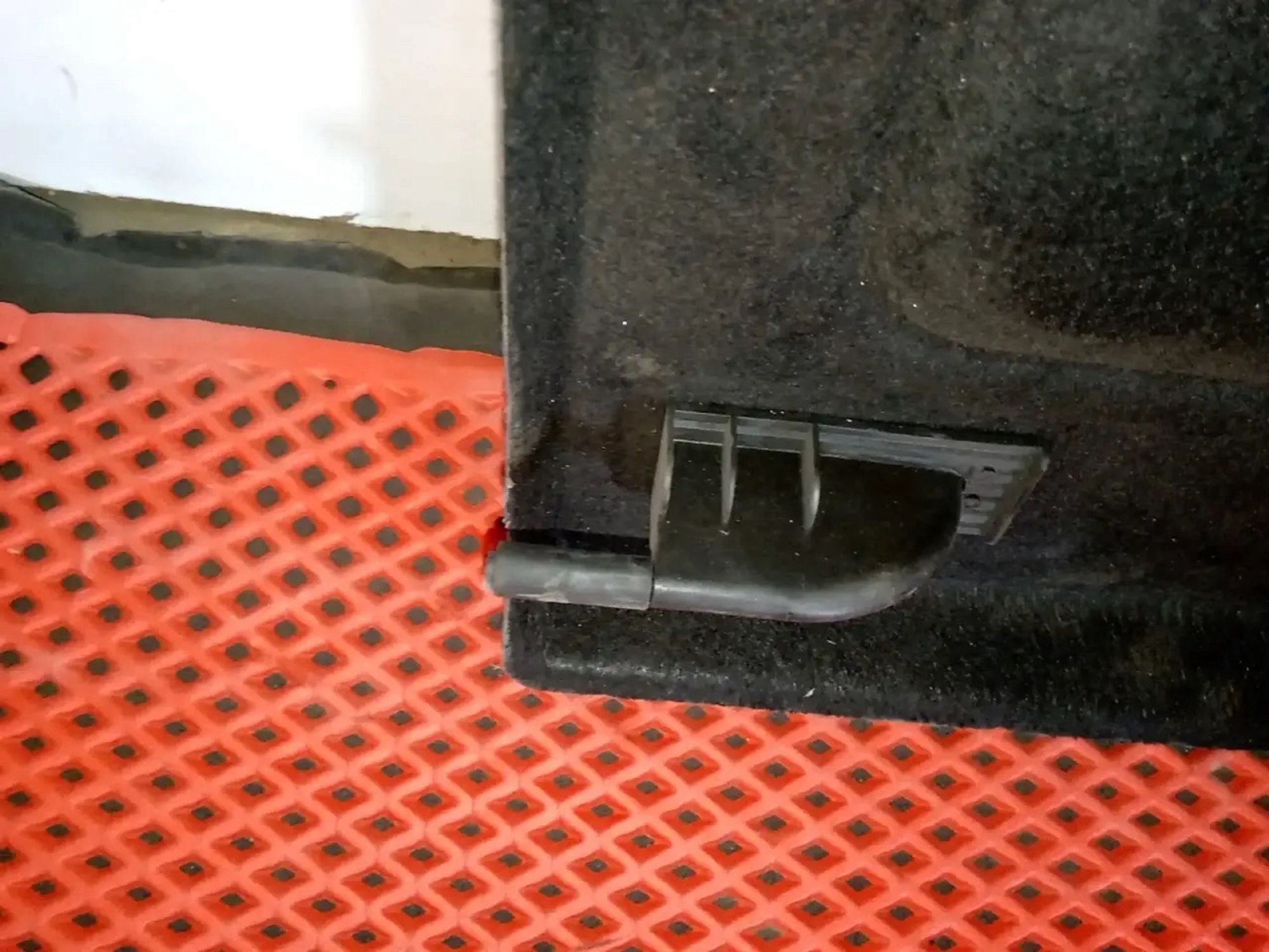 https://ycs.partsauto.market/partsauto-images/thmbs/userImages/a486c87f8955b6e25f9185efee619899/part/c9775580-927a-4e77-83fa-84f1673718b4_1779344347320.jpg