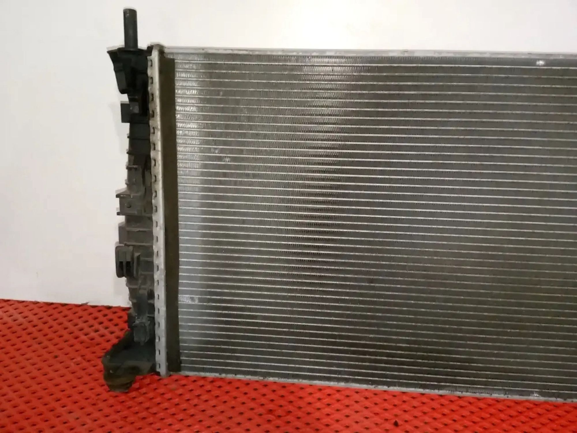 https://ycs.partsauto.market/partsauto-images/thmbs/userImages/a486c87f8955b6e25f9185efee619899/part/c991a233-9ae3-458b-8e56-2cc1f28b2f19_1778609098490.jpg