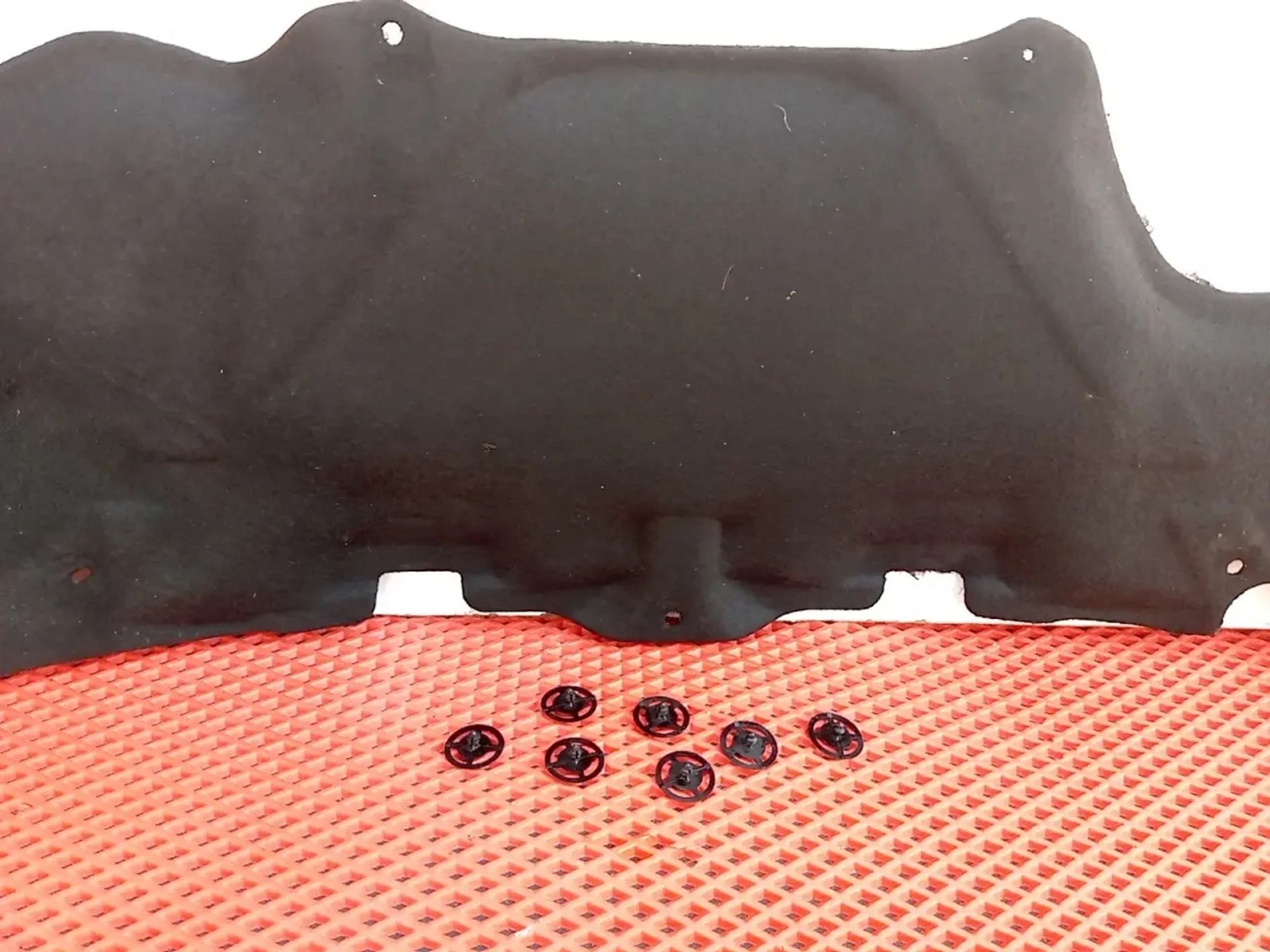 https://ycs.partsauto.market/partsauto-images/thmbs/userImages/a486c87f8955b6e25f9185efee619899/part/cb1319ec-9531-4c6b-8053-2ad3cffcf9e2_1778190169940.jpg