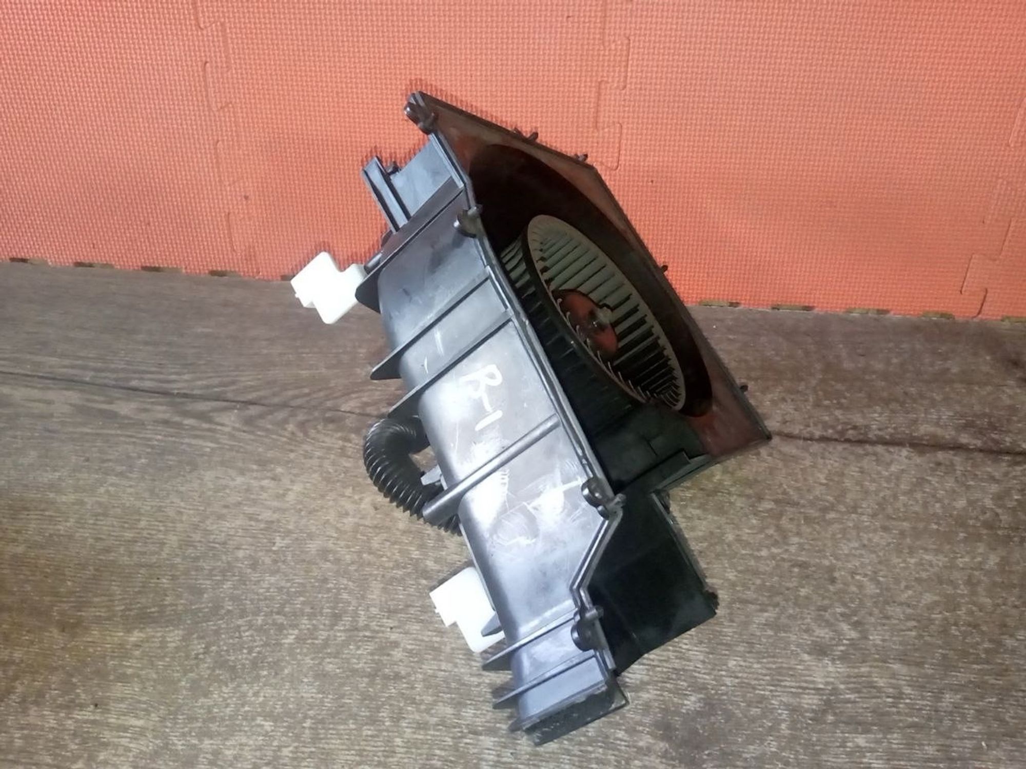 https://ycs.partsauto.market/partsauto-images/thmbs/userImages/a486c87f8955b6e25f9185efee619899/part/cc609c42-98e4-4942-bdab-827dad25eb9b_1775855061875.jpg