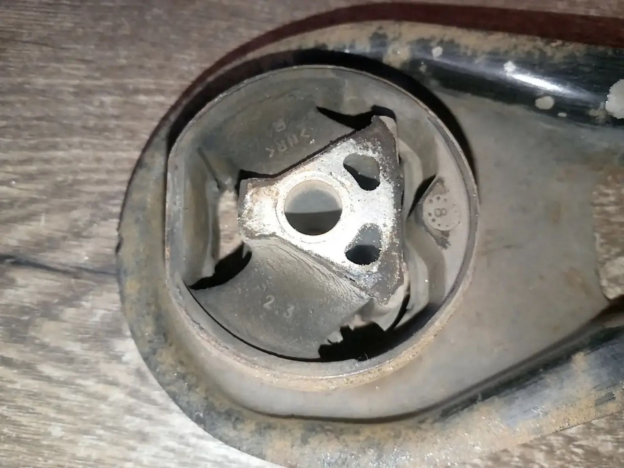 https://ycs.partsauto.market/partsauto-images/thmbs/userImages/a486c87f8955b6e25f9185efee619899/part/cc7ef6ef-e0ea-456e-9e4a-d472f5d47500_1779793142498.jpg