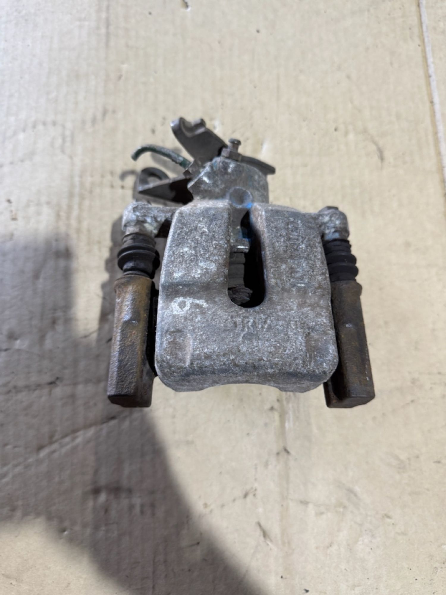 https://ycs.partsauto.market/partsauto-images/thmbs/userImages/a486c87f8955b6e25f9185efee619899/part/cd8ad9bc-ba8a-4c28-9fdd-c9f5afa260d4_1782909636938.jpg