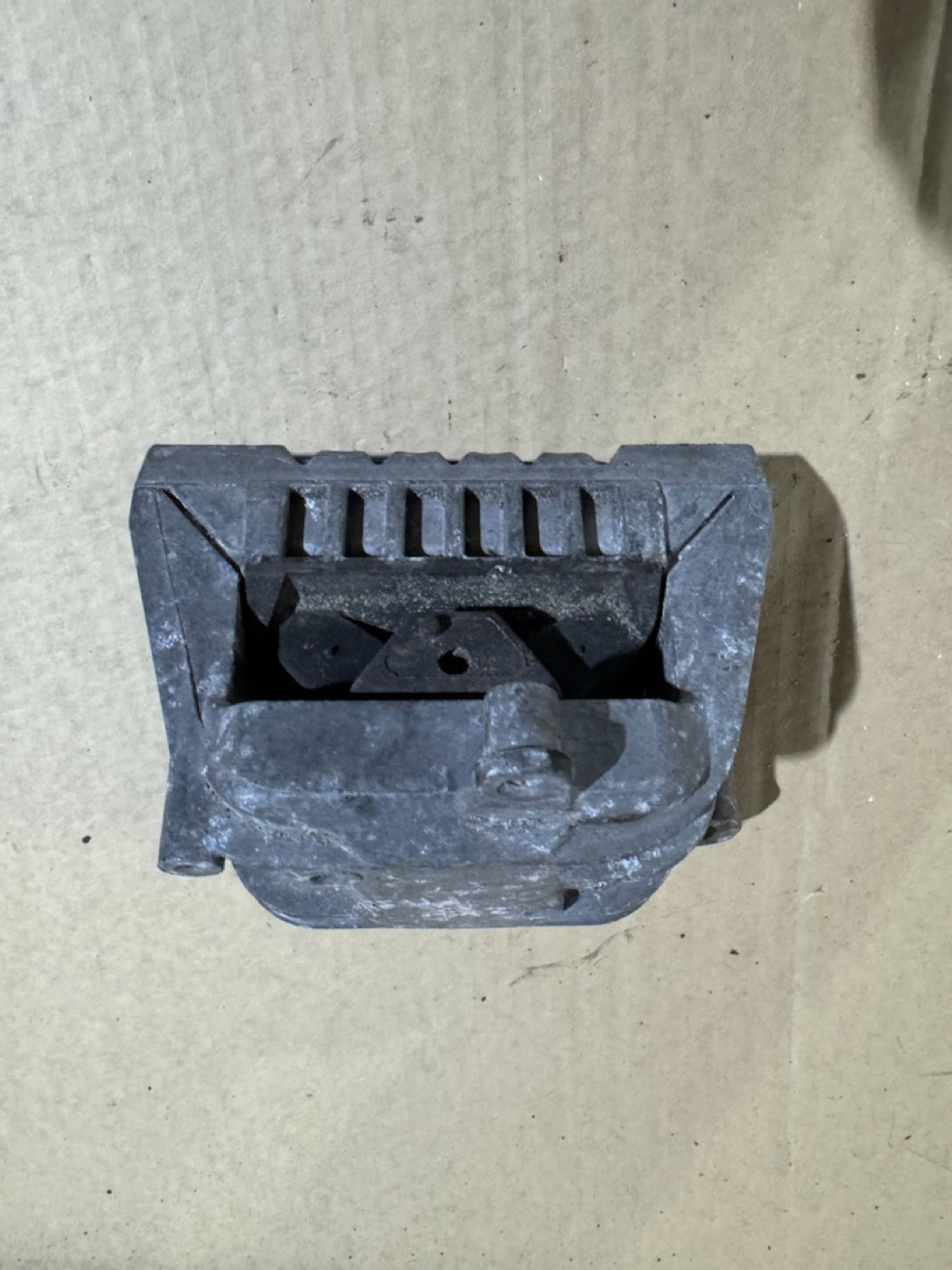 https://ycs.partsauto.market/partsauto-images/thmbs/userImages/a486c87f8955b6e25f9185efee619899/part/cdb64680-cb27-4df0-80a0-6492ca2a4c23_1786354421201.jpg