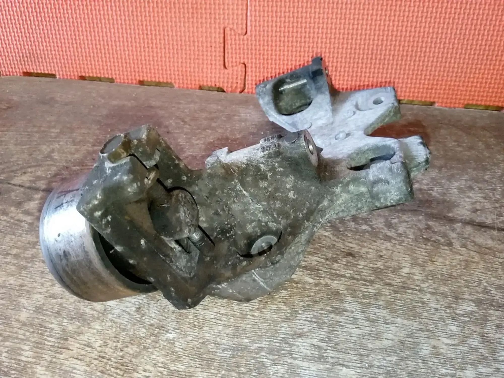 https://ycs.partsauto.market/partsauto-images/thmbs/userImages/a486c87f8955b6e25f9185efee619899/part/ce473cf2-1458-499f-9260-81c0c8aeccf9_1780044048263.jpg