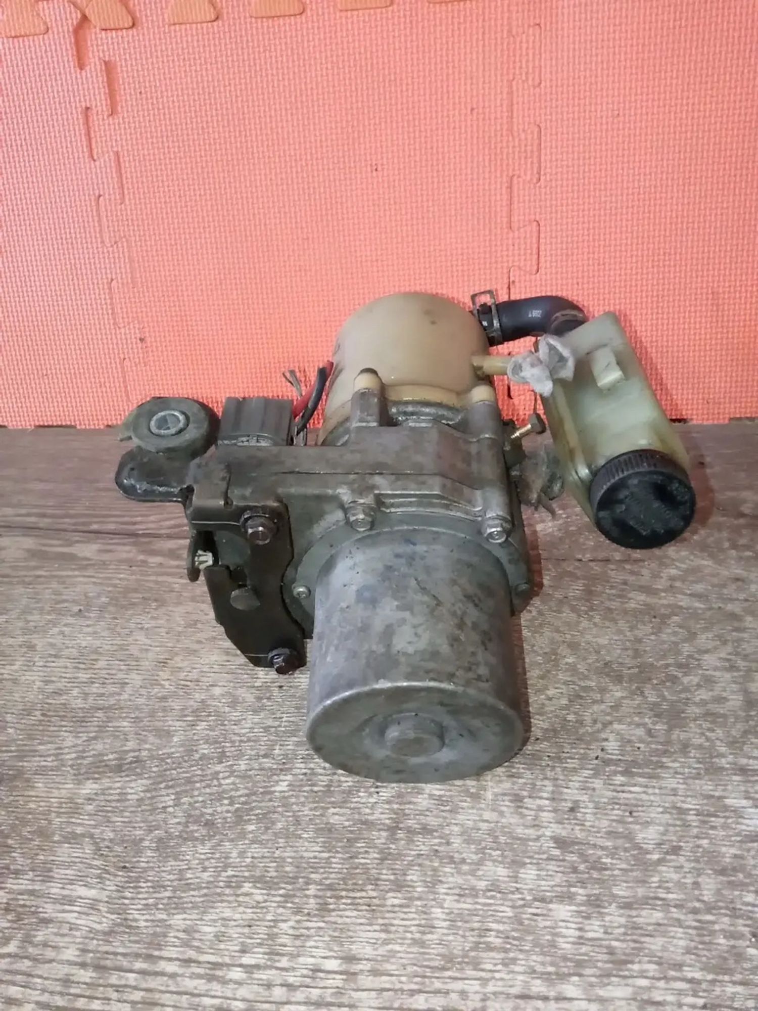 https://ycs.partsauto.market/partsauto-images/thmbs/userImages/a486c87f8955b6e25f9185efee619899/part/ce9255e2-ea5b-4507-abf3-eaa8fe466961_1787080491891.jpg
