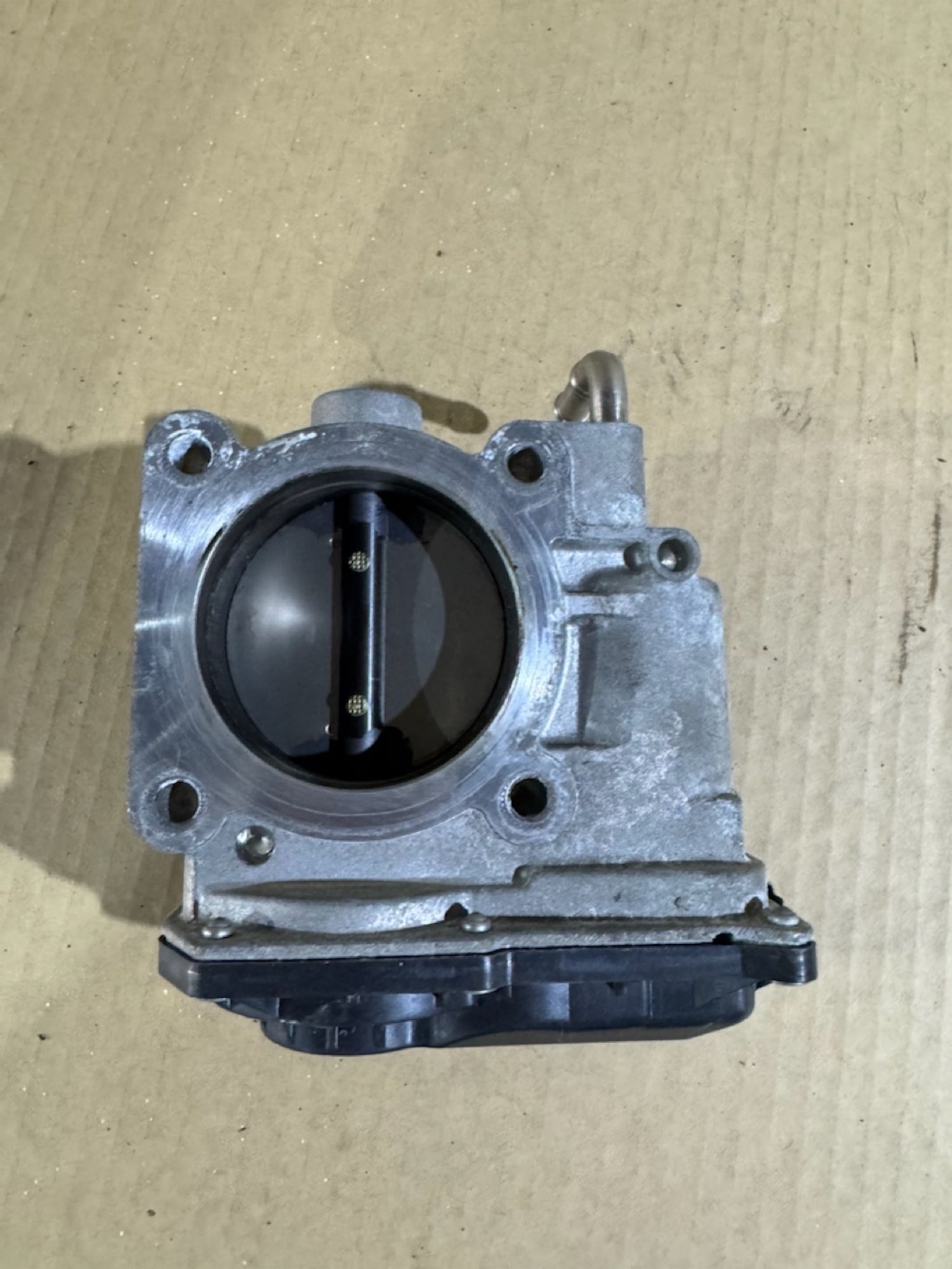 https://ycs.partsauto.market/partsauto-images/thmbs/userImages/a486c87f8955b6e25f9185efee619899/part/ced632b0-bc50-4c3d-b87e-1fb800808d63_1784622862060.jpg