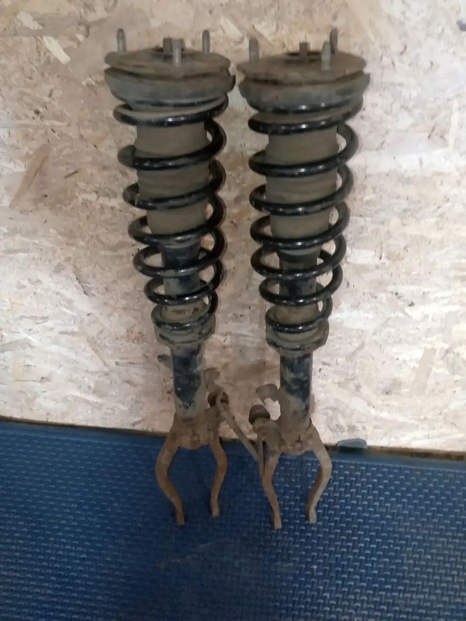 https://ycs.partsauto.market/partsauto-images/thmbs/userImages/a486c87f8955b6e25f9185efee619899/part/d00f4e0a-7f8c-45a5-9f7e-7088288f9efd_1775854701076.jpg