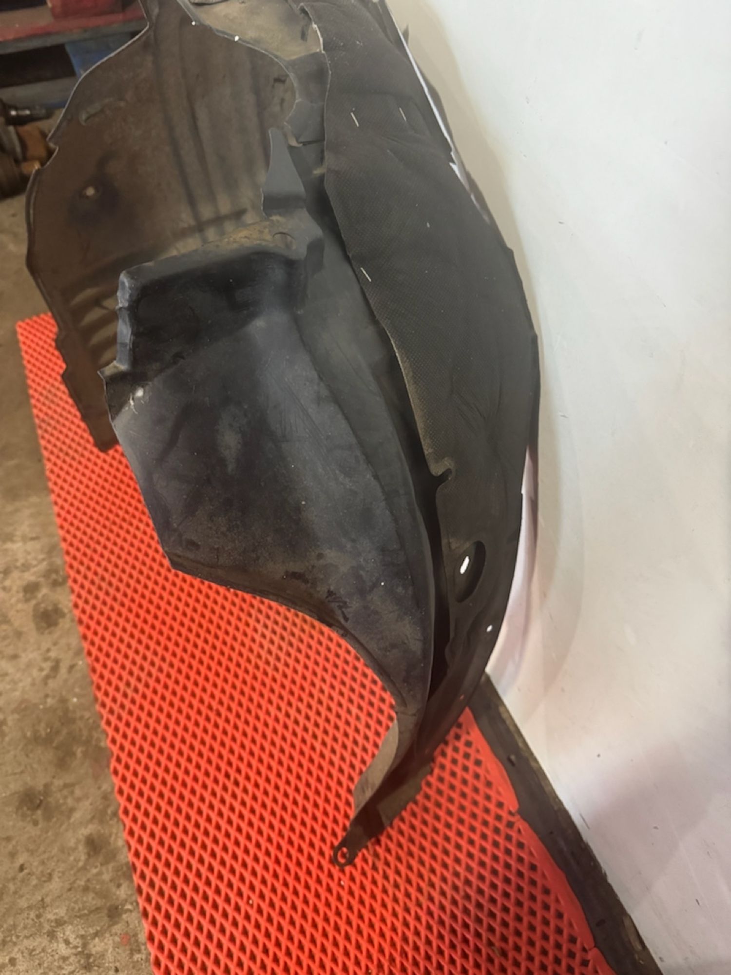 https://ycs.partsauto.market/partsauto-images/thmbs/userImages/a486c87f8955b6e25f9185efee619899/part/d6bbc8e6-f2ea-4466-8447-fd947aba5cf4_1786623017990.jpg