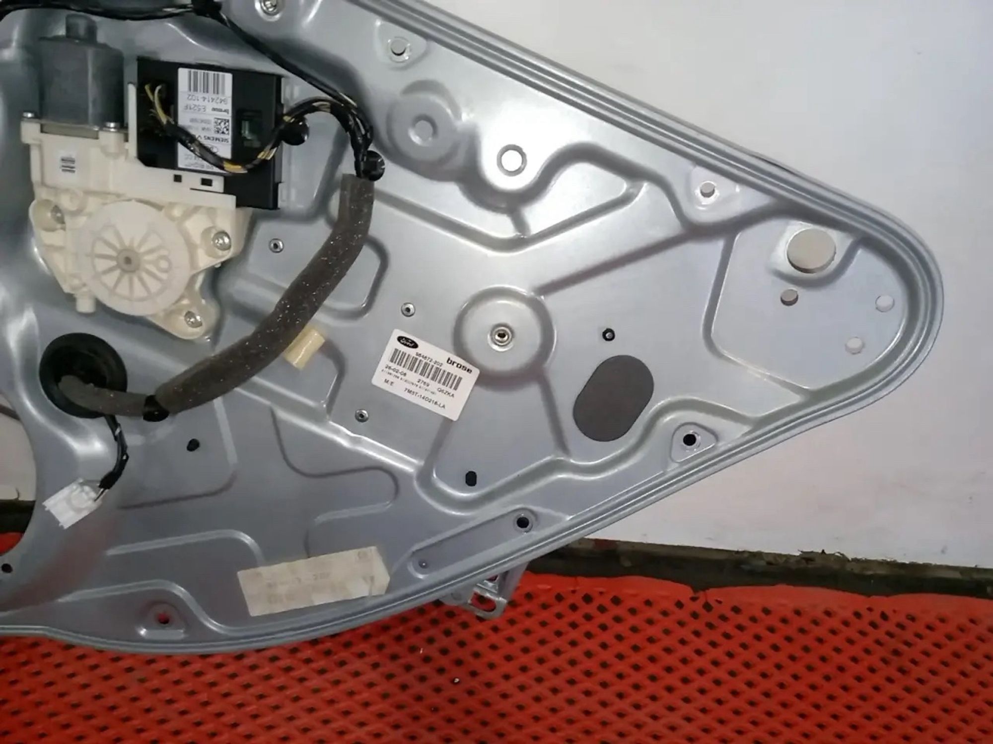 https://ycs.partsauto.market/partsauto-images/thmbs/userImages/a486c87f8955b6e25f9185efee619899/part/d73d886a-ca04-4212-91ad-527a858cc07a_1778653186590.jpg