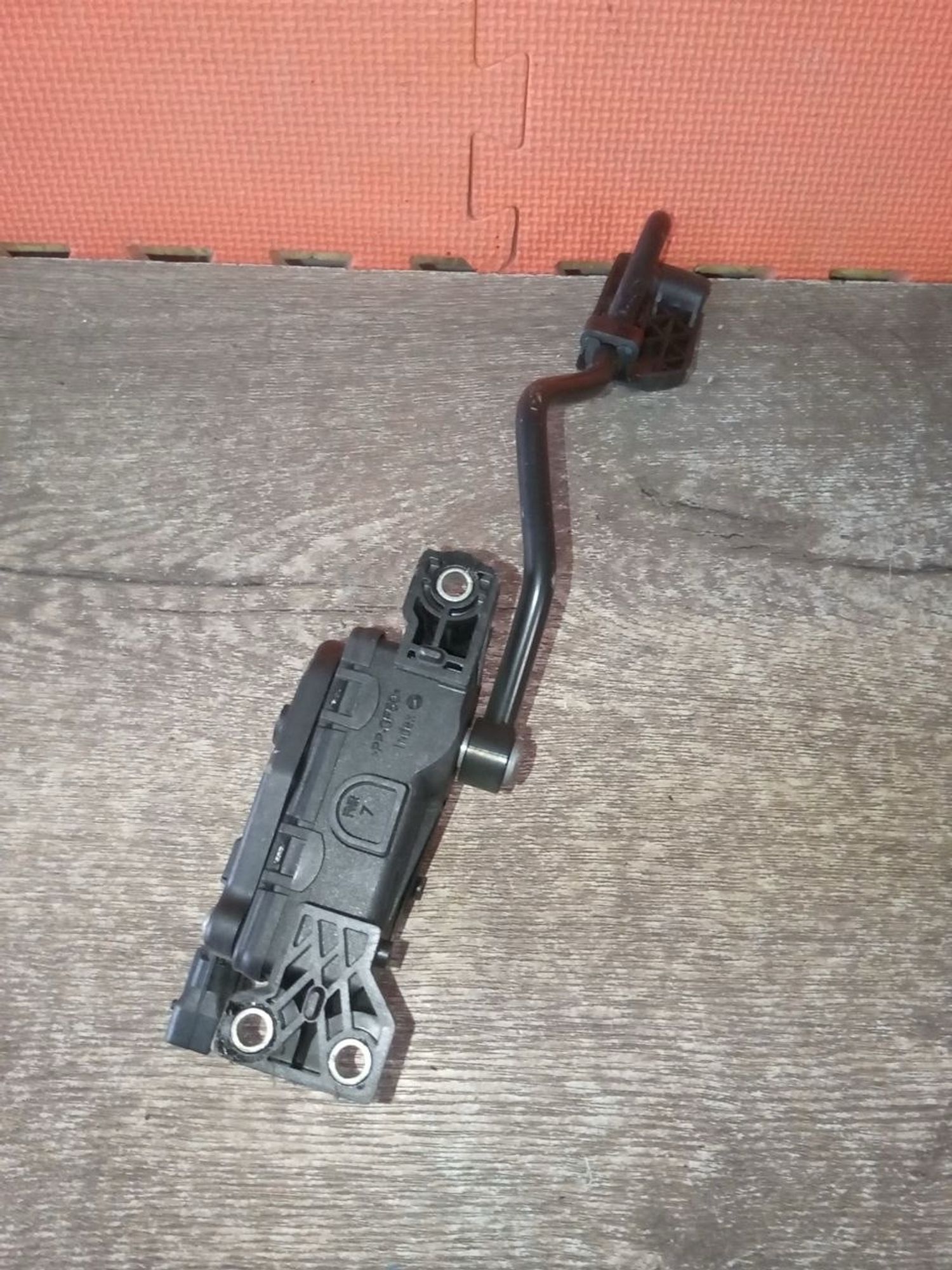 https://ycs.partsauto.market/partsauto-images/thmbs/userImages/a486c87f8955b6e25f9185efee619899/part/d753c353-e505-4349-83cb-bd73fac31d27_1775855955796.jpg