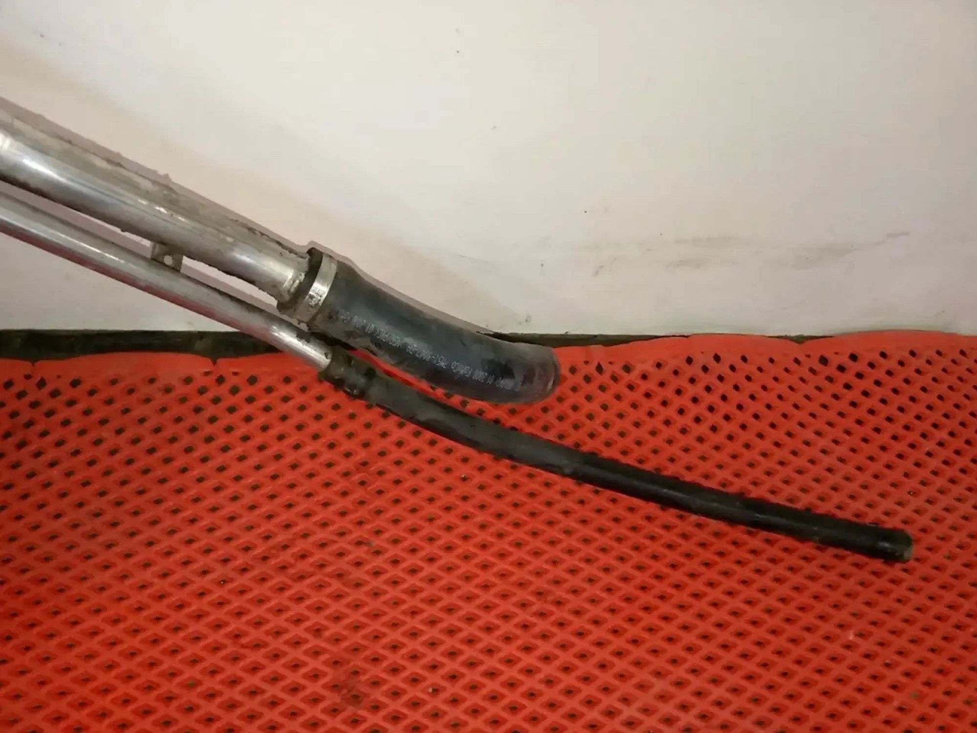 https://ycs.partsauto.market/partsauto-images/thmbs/userImages/a486c87f8955b6e25f9185efee619899/part/d75efb7c-3dcd-4185-9fd4-82c9b35902af_1779344250505.jpg